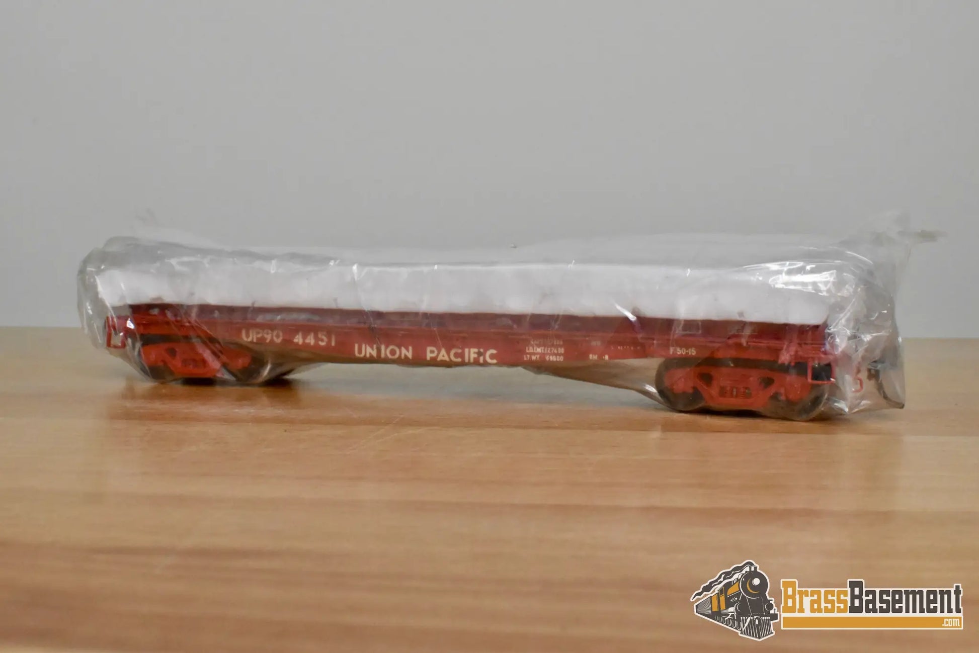 HO Brass – OMI 3024 – Union Pacific F-50-15 Wheel Transport Car #904451 – Painted - Brass Freight Car