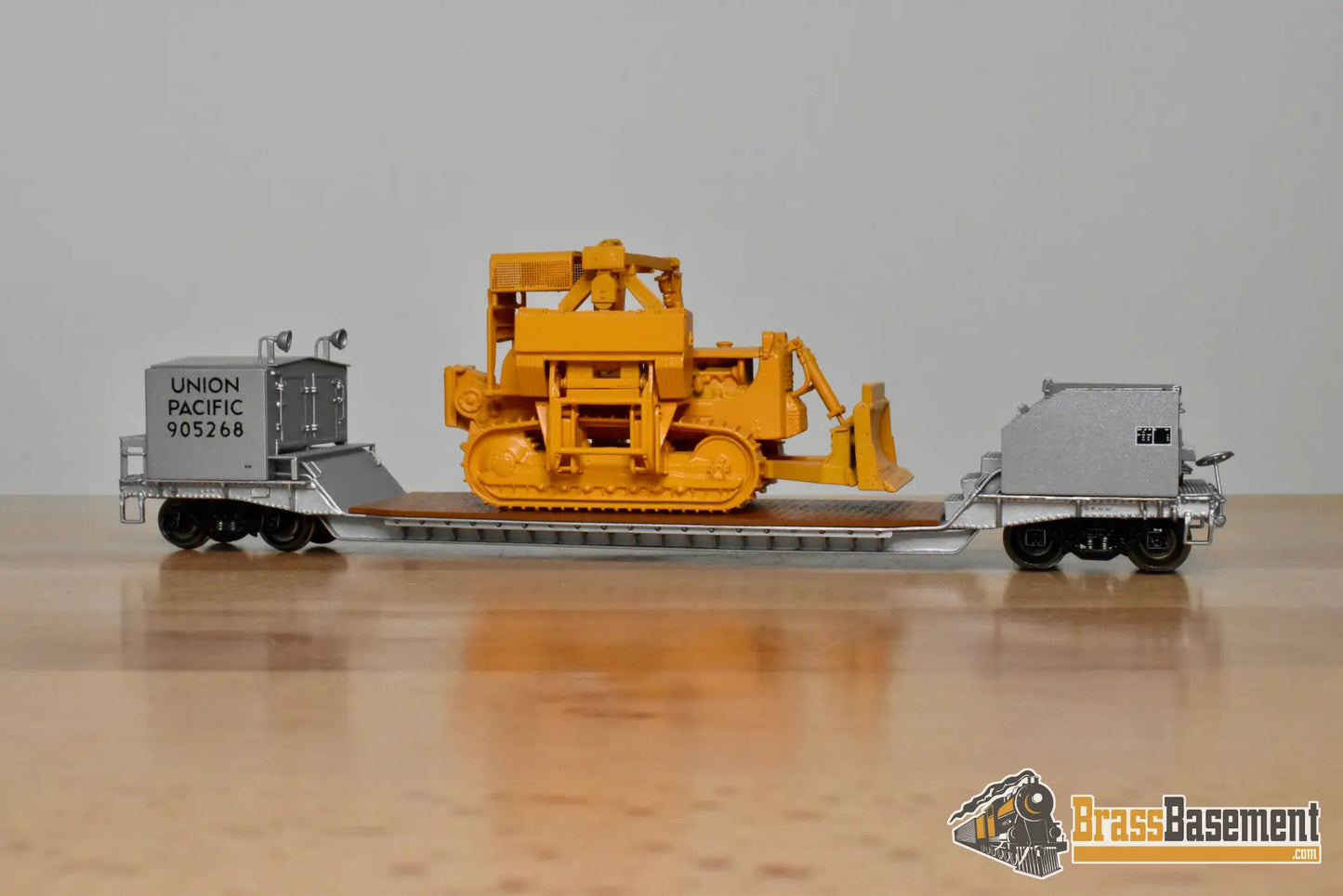 HO Brass – OMI 3321.1 – Union Pacific Depressed Flat Car #905268 w/ Bulldozer – Factory Painted - Brass Freight Car