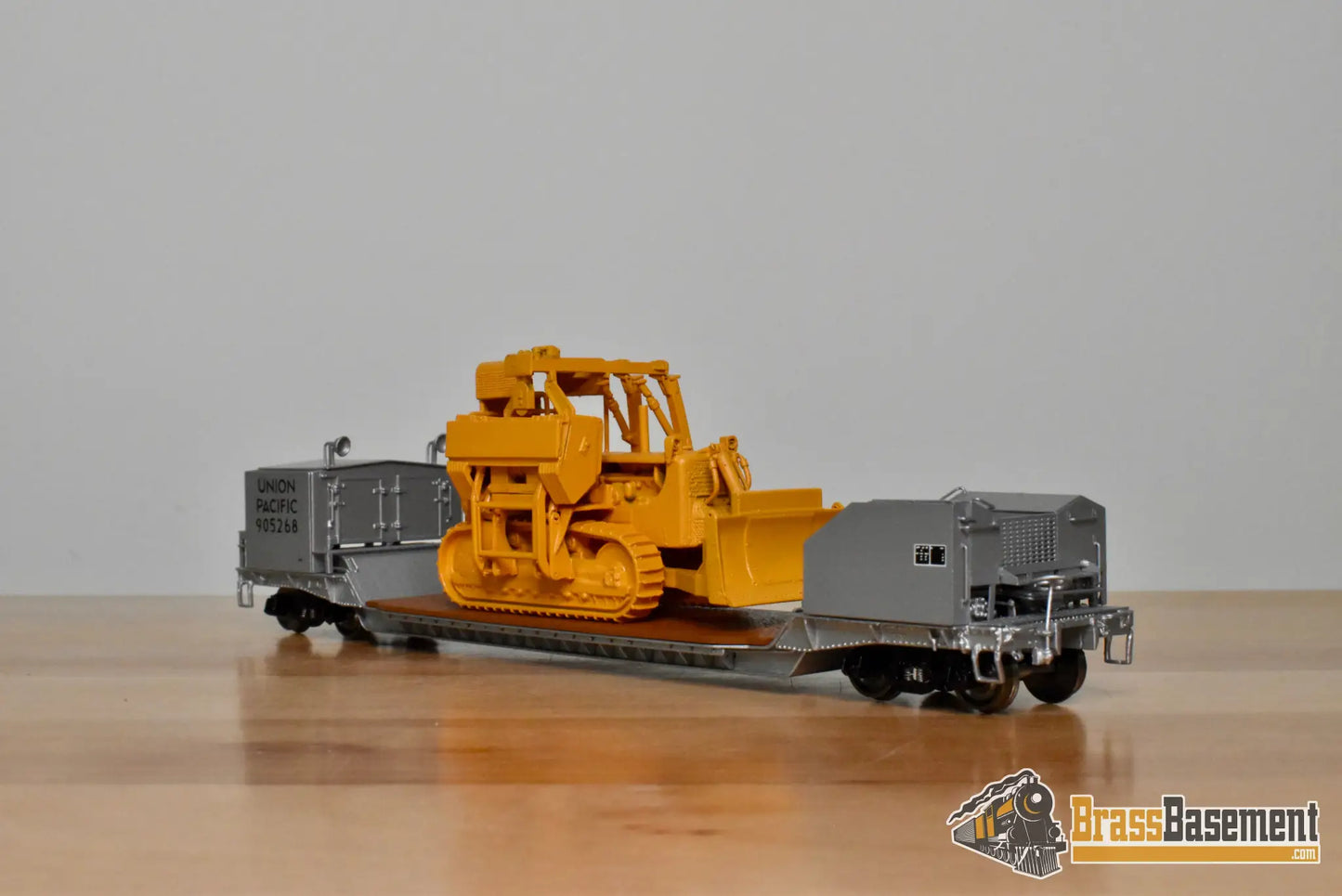 HO Brass – OMI 3321.1 – Union Pacific Depressed Flat Car #905268 w/ Bulldozer – Factory Painted - Brass Freight Car