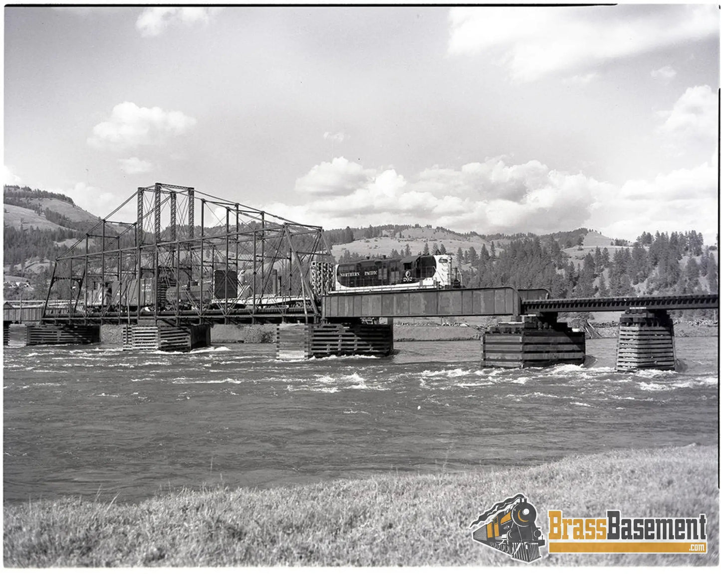 HO Brass – OMI 3381 Camas Prairie Bridge #50 & Crib/Pier – 2 Boxes – Silver – 2000 Run – Rare Structure