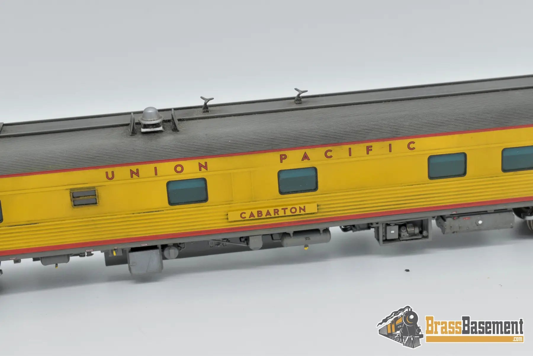 Ho Brass - Omi 3406.1 Union Pacific ‘Cabarton’ Staff Car F/P Tastefully Weathered Passenger