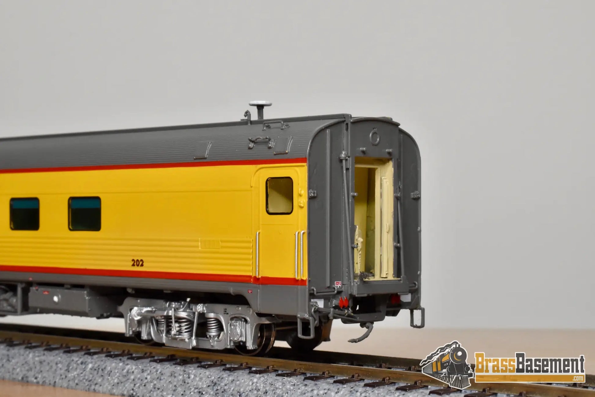 HO Brass - OMI 3406.1 Union Pacific UP ‘Cabarton’ Staff Car #202 - F/P Mint Passenger