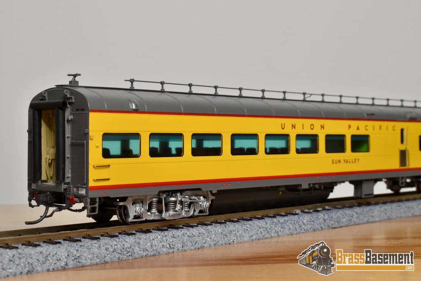 HO Brass - OMI 3428.1 Union Pacific UP ‘Sun Valley’ Lounge Car #6203 - F/P Mint Passenger