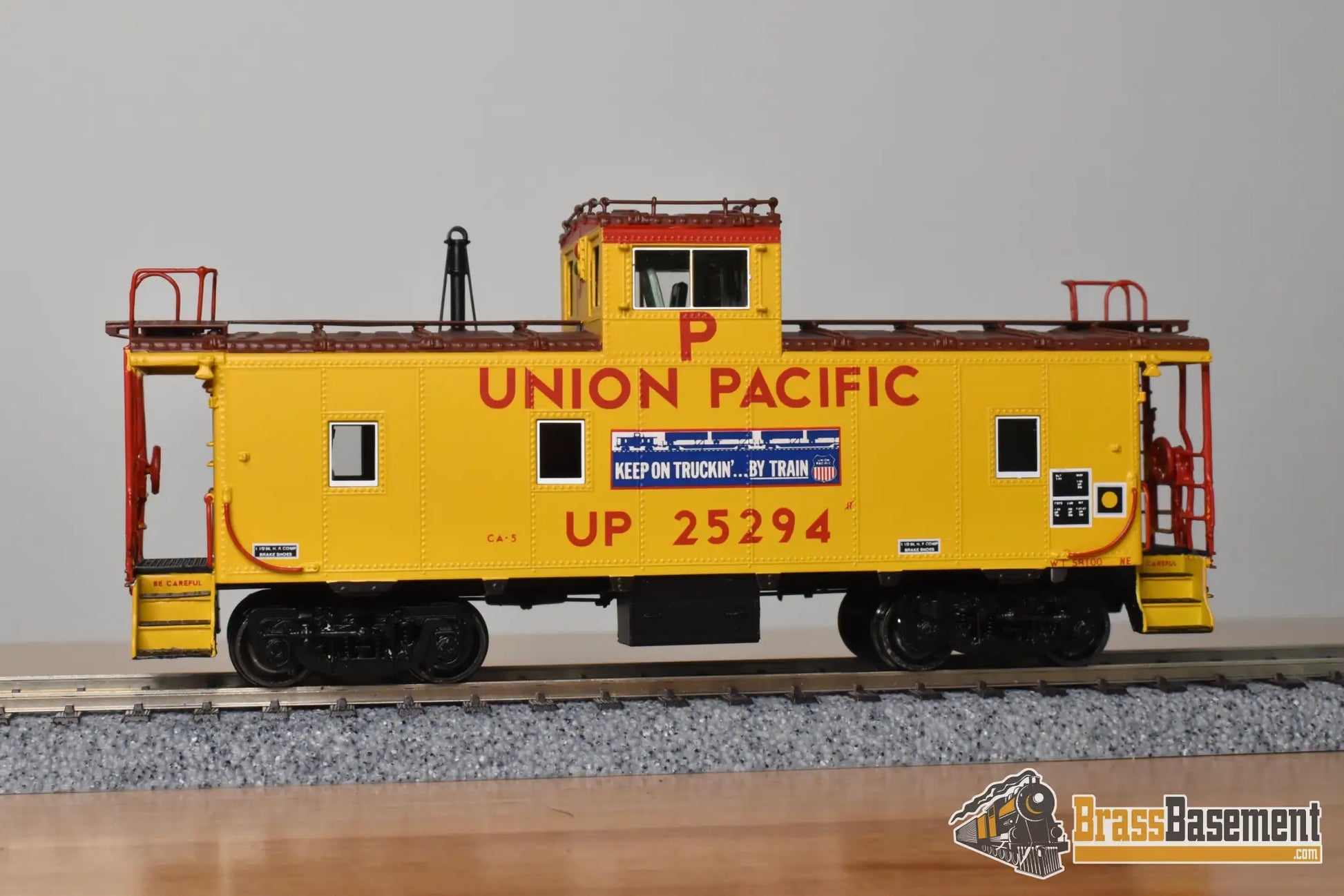 HO Brass - OMI 3972.1 Union Pacific UP CA-5 Caboose #25294 ’Keep on Truckin BY TRAIN’- MINT Caboose
