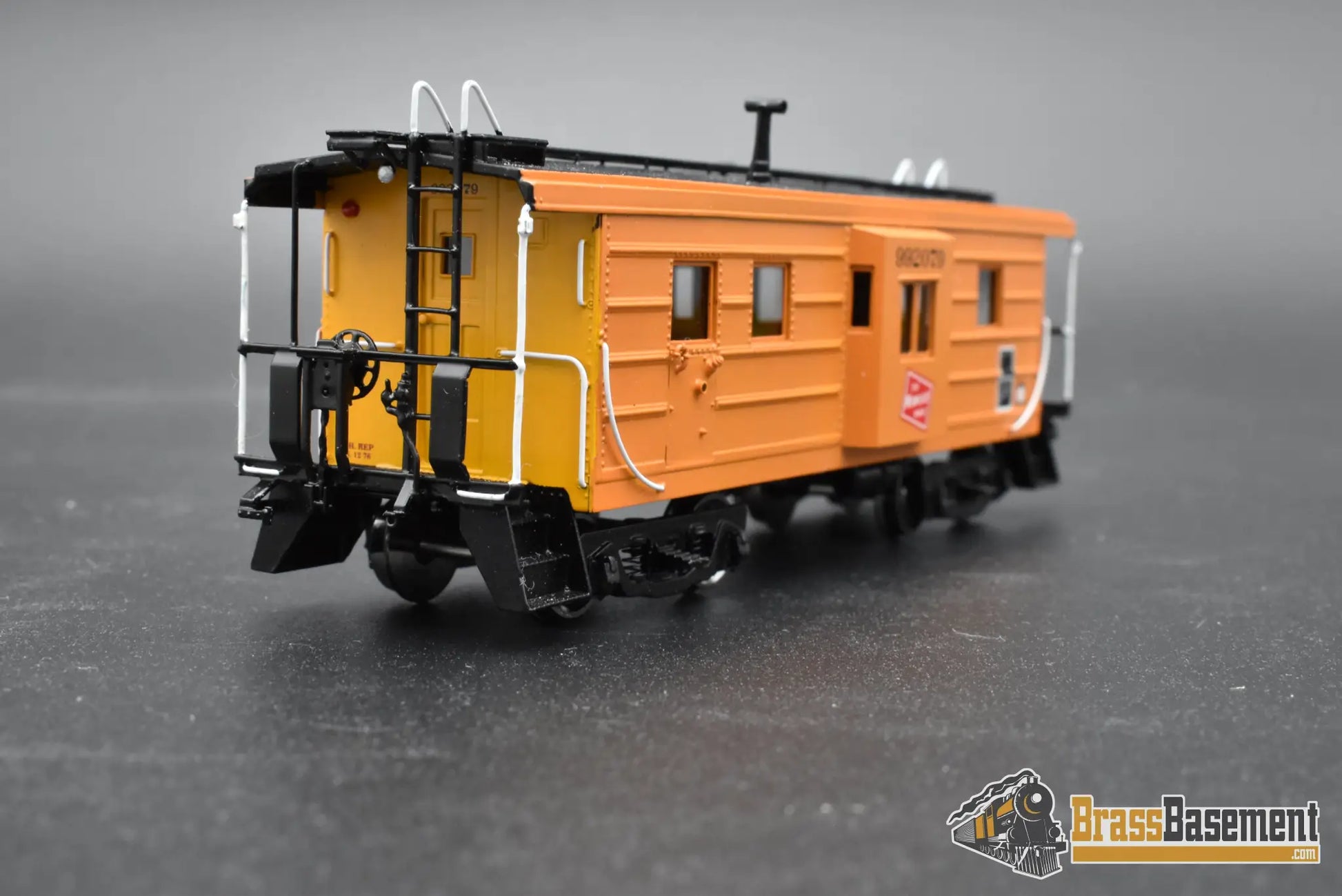 HO Brass – OMI 3990.1 MILW Milwaukee Road Rib‑Side Caboose – #992079 – F/P – Mint Caboose