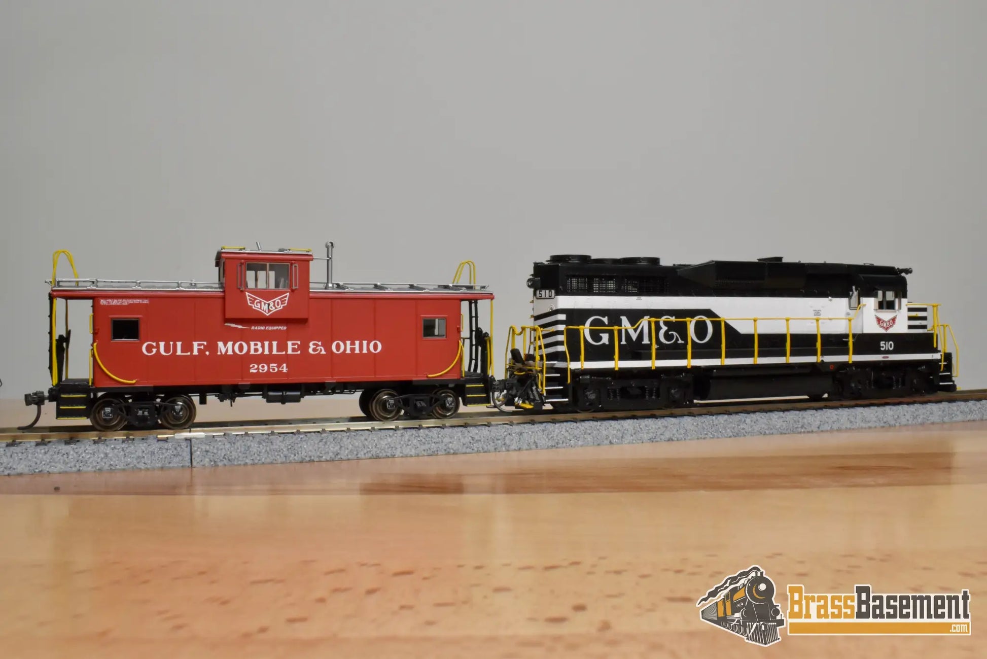 HO Brass - OMI AA-1090-1 & 4237.2 GM&O Gulf Mobile & Ohio GP30 and WV Caboose Set - MINT Diesel