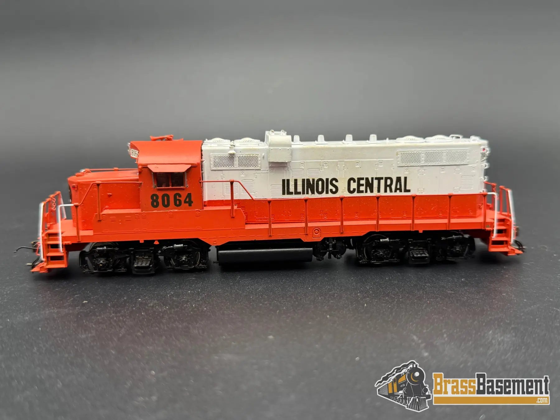 HO Brass - OMI 5479 Illinois Central IC EMD GP10 #8064 - C/P Nice Diesel