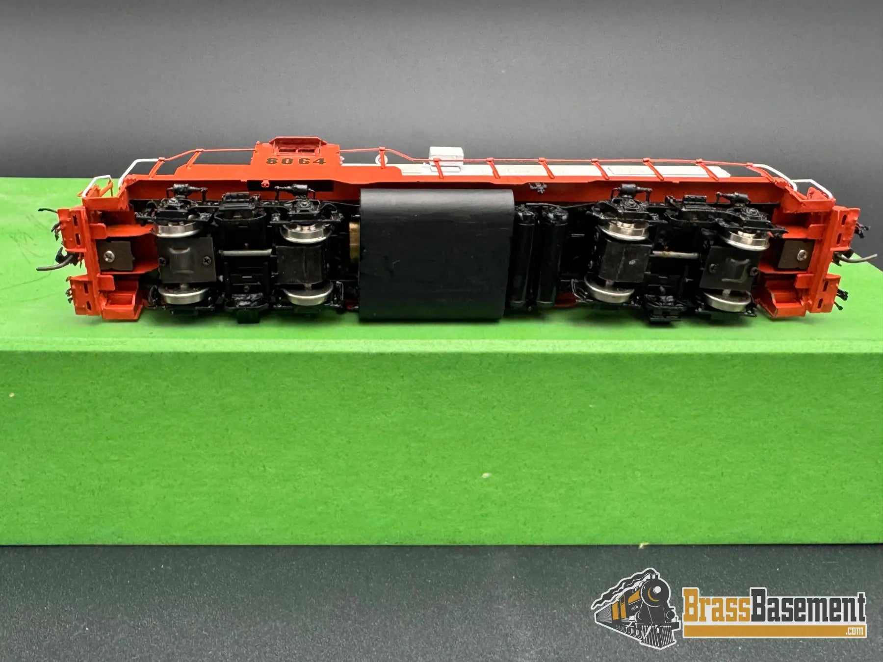HO Brass - OMI 5479 Illinois Central IC EMD GP10 #8064 - C/P Nice Diesel