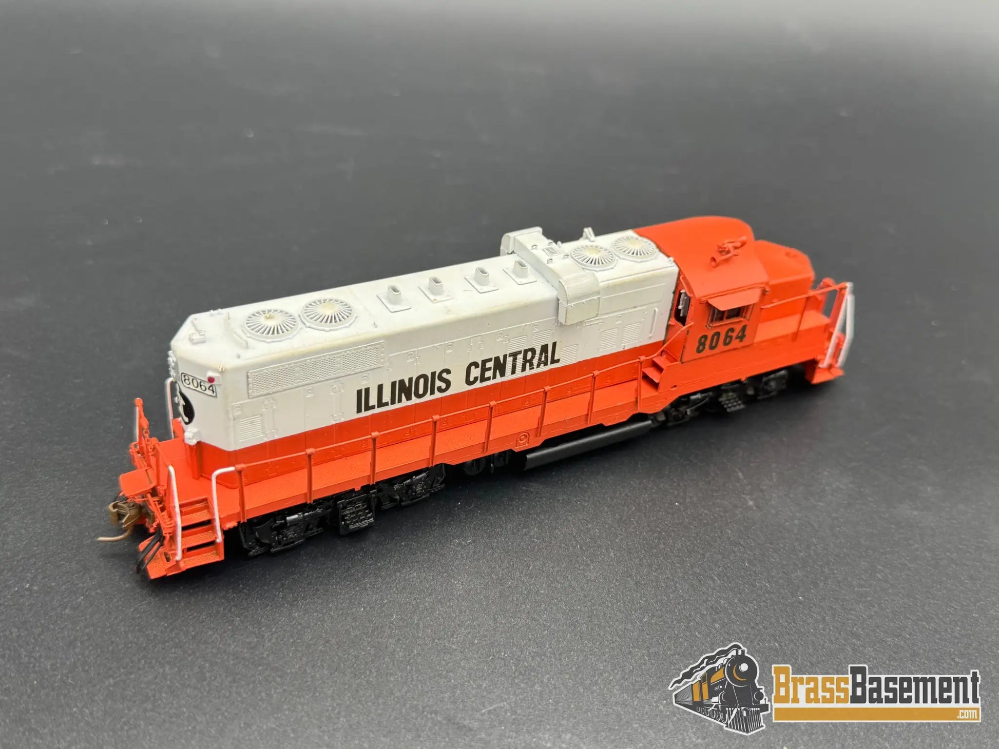 HO Brass - OMI 5479 Illinois Central IC EMD GP10 #8064 - C/P Nice Diesel