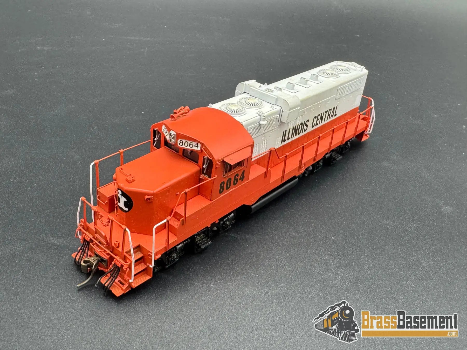 HO Brass - OMI 5479 Illinois Central IC EMD GP10 #8064 - C/P Nice Diesel
