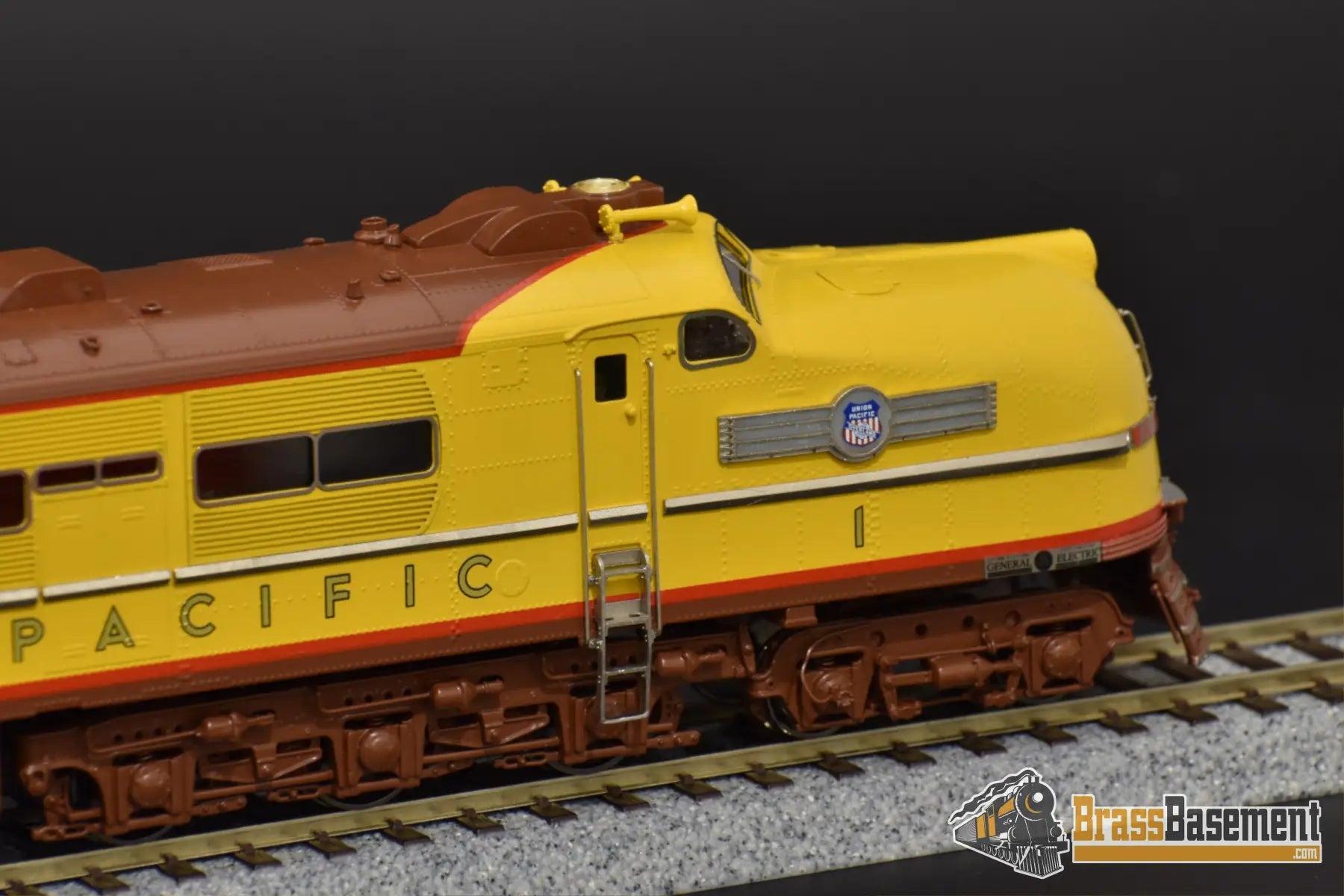 Ho Brass - Omi 6729.1 Union Pacific Steam Turbine #1 2003 Run