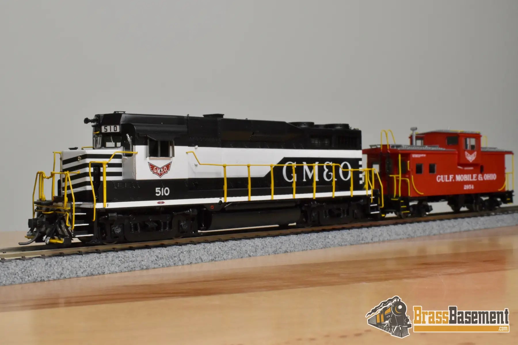 HO Brass - OMI AA-1090-1 & 4237.2 GM&O Gulf Mobile & Ohio GP30 and WV Caboose Set - MINT Diesel