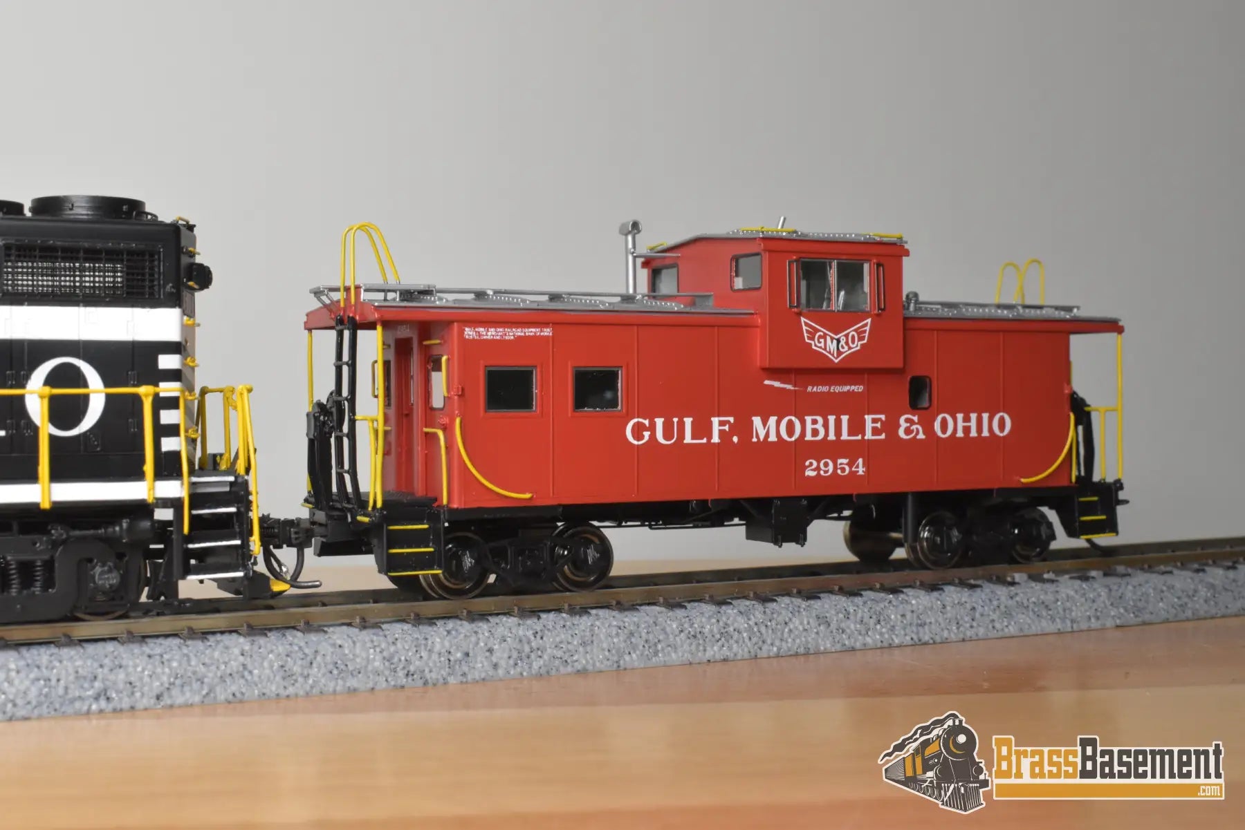 HO Brass - OMI AA-1090-1 & 4237.2 GM&O Gulf Mobile & Ohio GP30 and WV Caboose Set - MINT Diesel