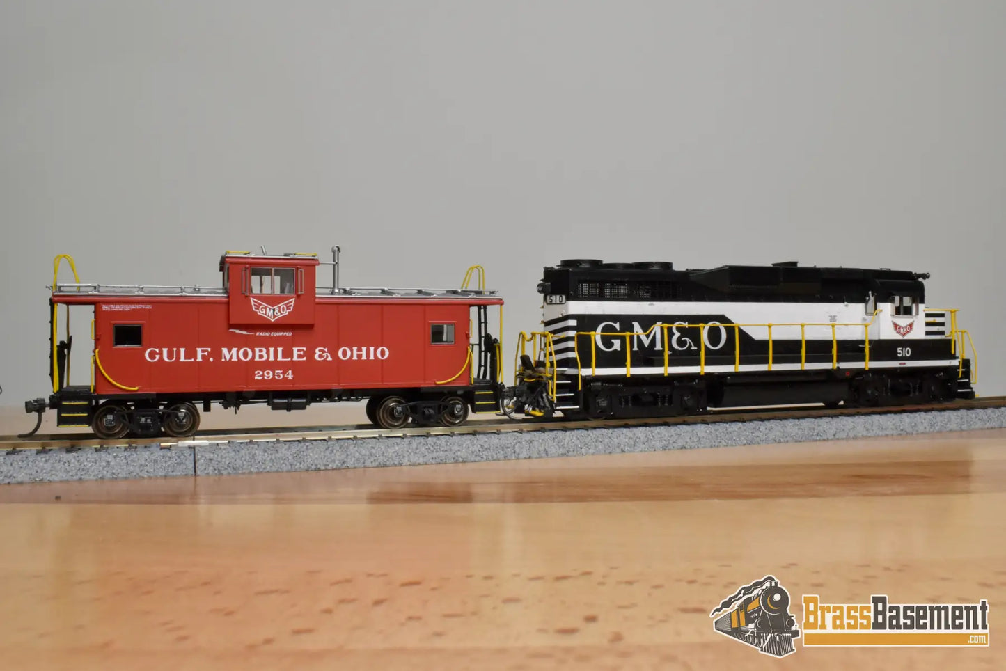HO Brass - OMI AA-1090-1 & 4237.2 GM&O Gulf Mobile & Ohio GP30 and WV Caboose Set - MINT Diesel