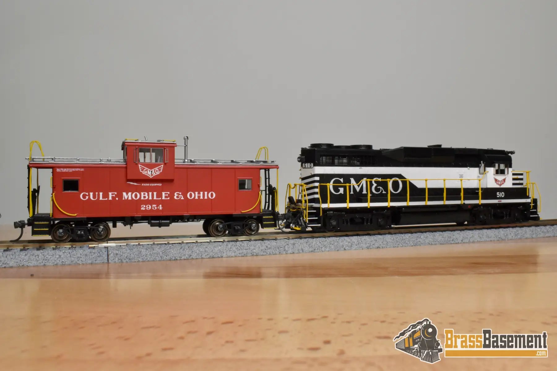 HO Brass - OMI AA-1090-1 & 4237.2 GM&O Gulf Mobile & Ohio GP30 and WV Caboose Set - MINT Diesel