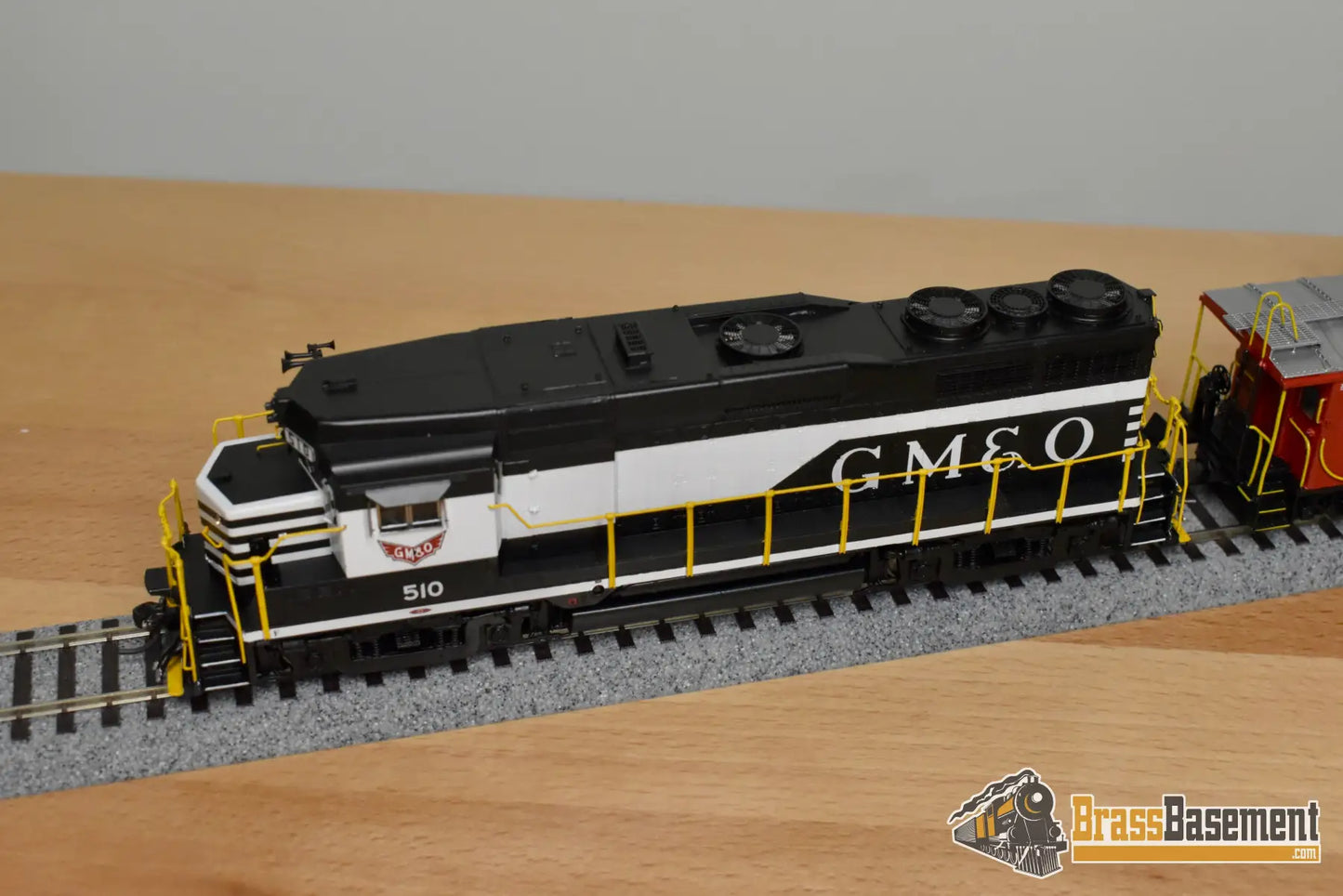 HO Brass - OMI AA-1090-1 & 4237.2 GM&O Gulf Mobile & Ohio GP30 and WV Caboose Set - MINT Diesel