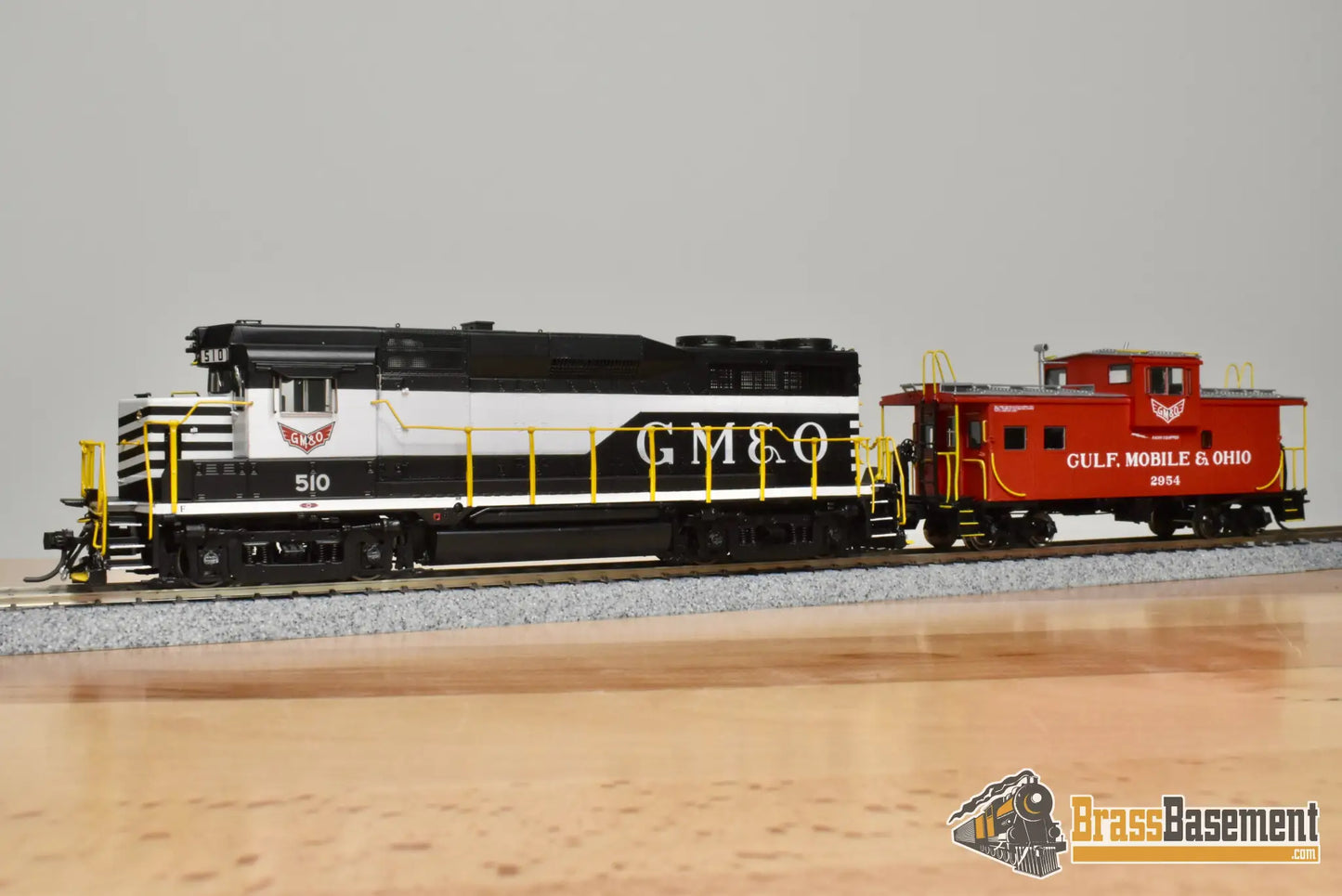 HO Brass - OMI AA-1090-1 & 4237.2 GM&O Gulf Mobile & Ohio GP30 and WV Caboose Set - MINT Diesel