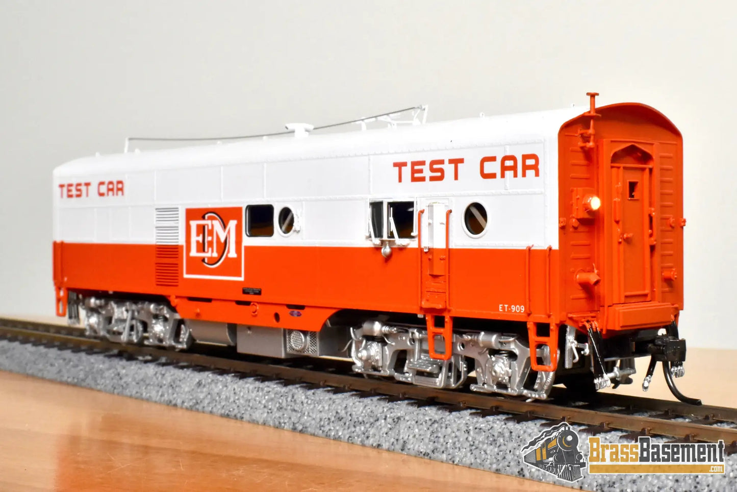 HO Brass - OMI #AA-9093-1 EMD Engineering Test Car ET-909 White/Red-Orange w Lights Mint Diesel