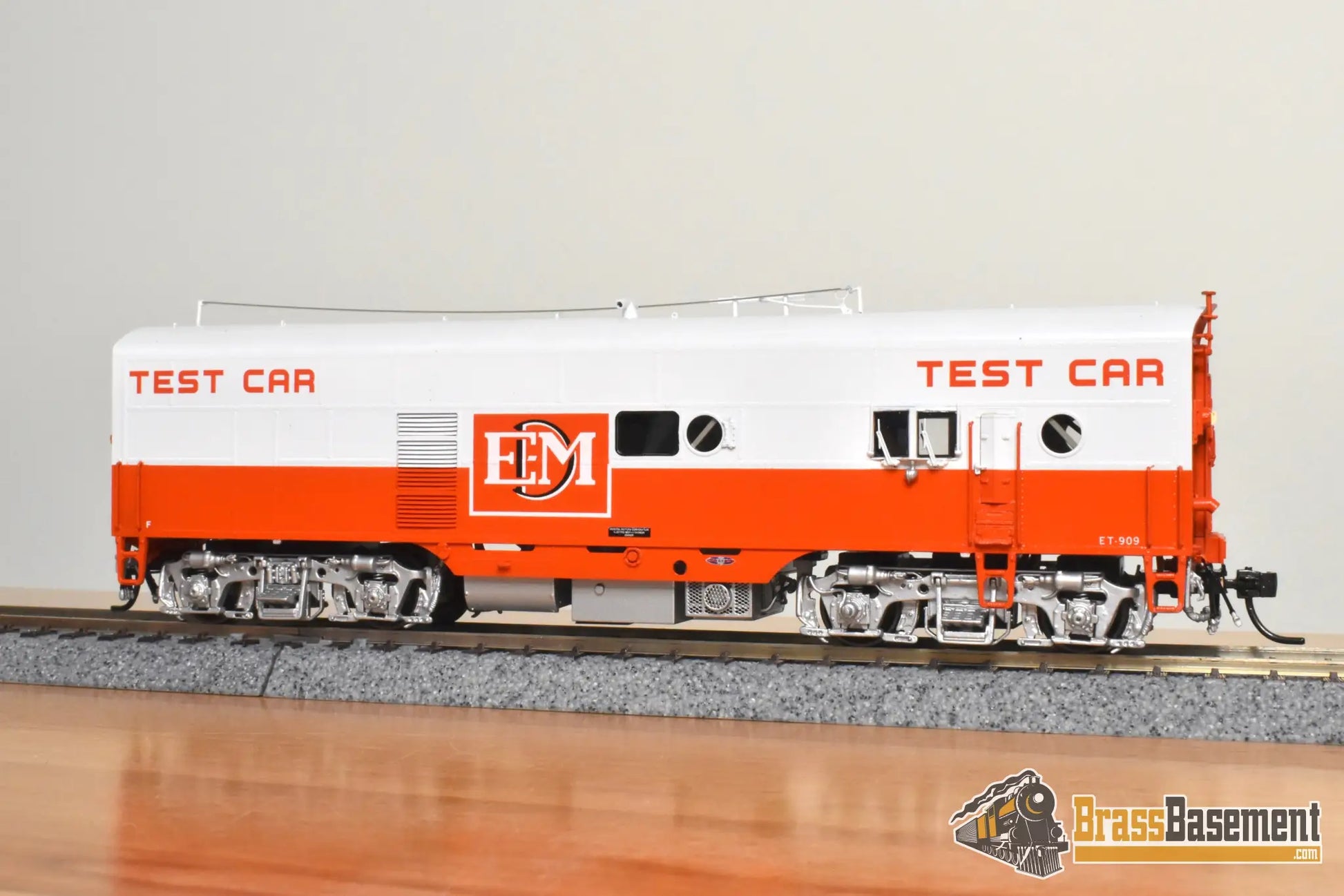 HO Brass - OMI #AA-9093-1 EMD Engineering Test Car ET-909 White