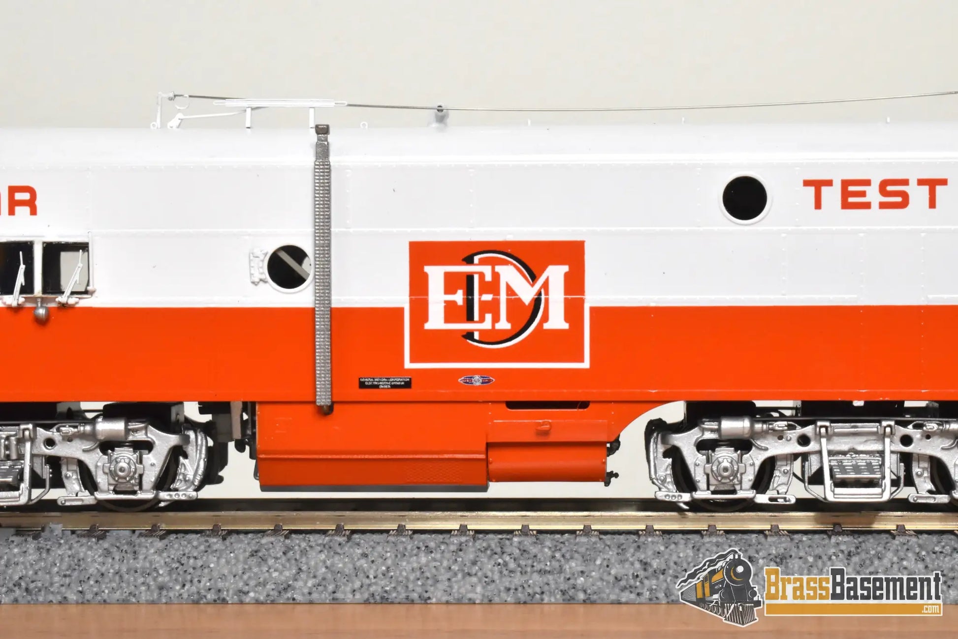 HO Brass - OMI #AA-9093-1 EMD Engineering Test Car ET-909 White/Red-Orange w Lights Mint Diesel