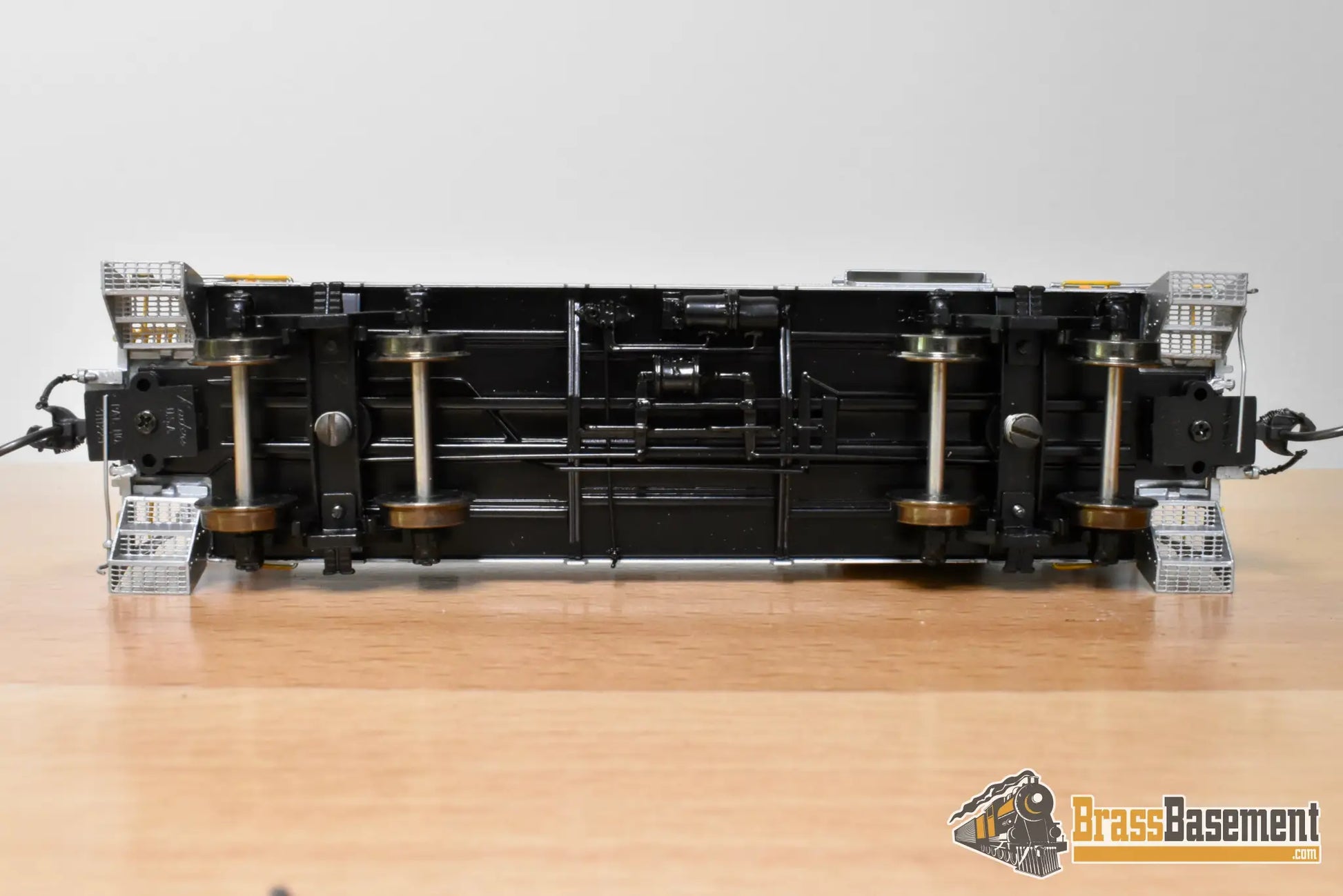 HO Brass OMI AB 1120 1 Rio Grande DRGW Steel Riveted Caboose Sealed Windows 4 Stripe Caboose
