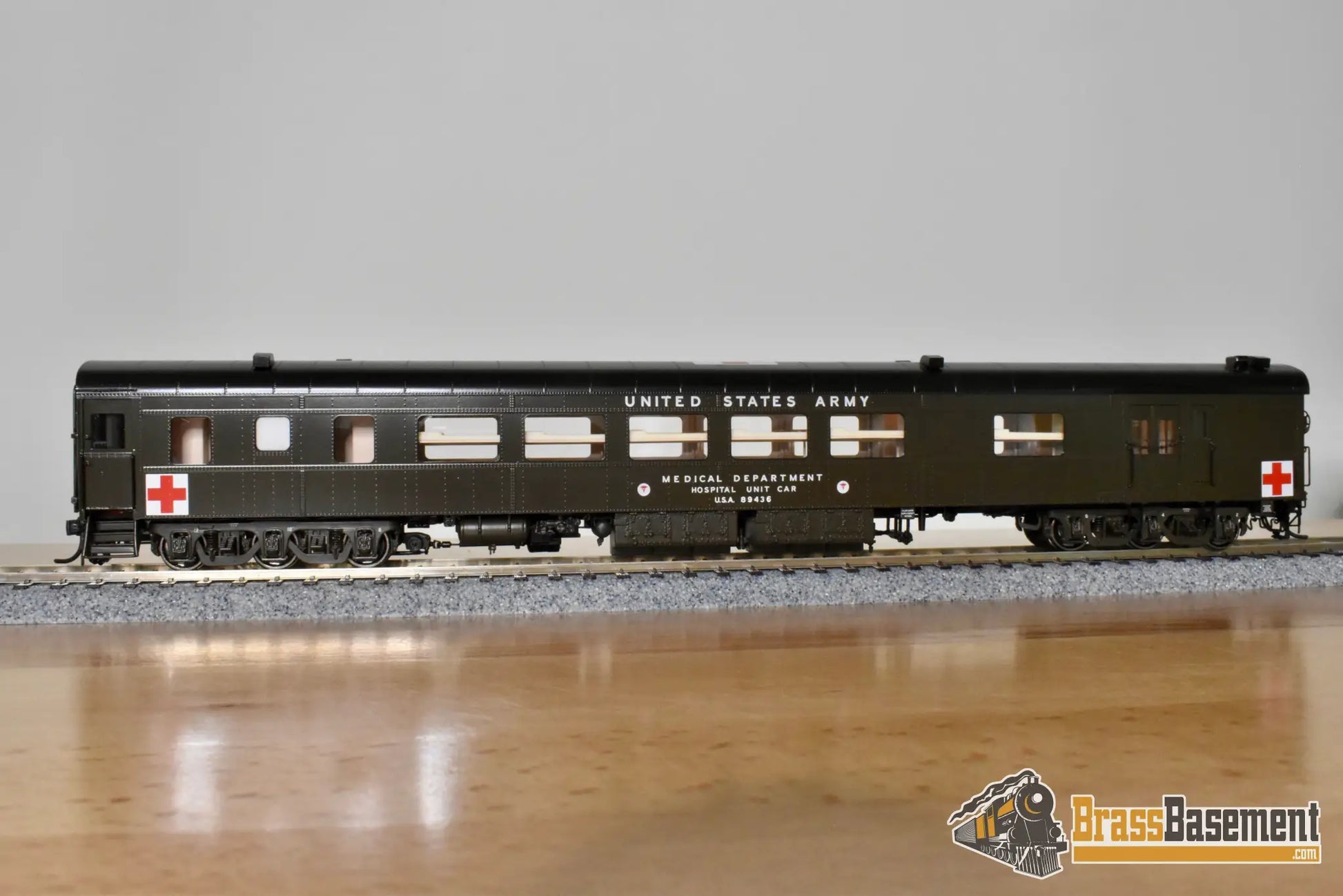 HO Brass - OMI Overland AF-1038-1 US Army Hospital Car #89436 - FP Mint - Passenger