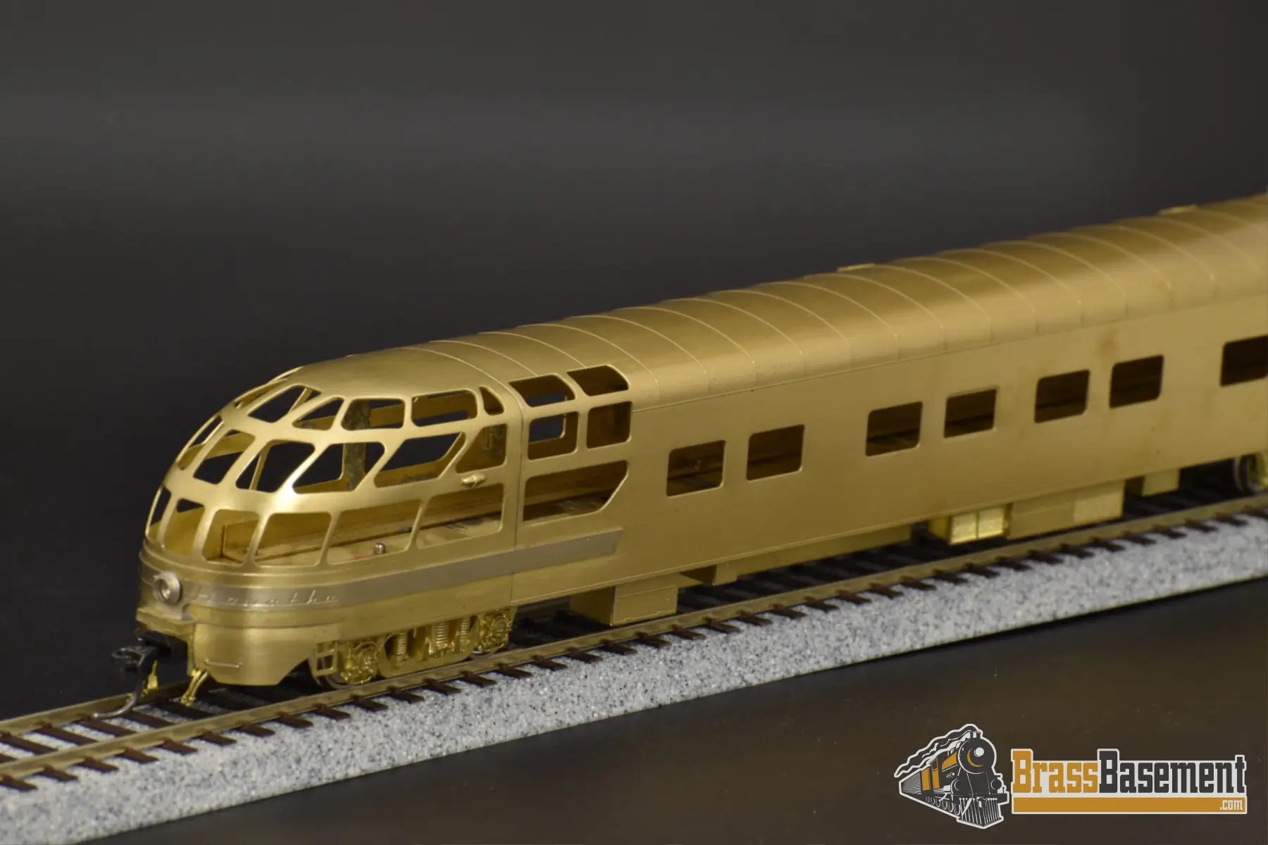 Ho Brass - Oriental Milwaukee Road Creek Sleeper Skytop Observation Car Mint Passenger