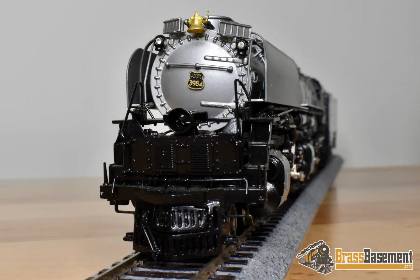 HO Brass - PFM Tenshodo Union Pacific UP 4-6-6-4 Challenger #3984 Two Tone Gray Gray Stripe w/ Deflectors - Oil - 1982