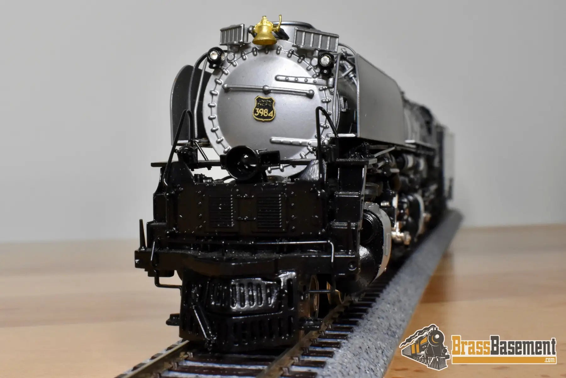 HO Brass - PFM Tenshodo Union Pacific UP 4-6-6-4 Challenger #3984 Two Tone Gray Gray Stripe w/ Deflectors - Oil - 1982