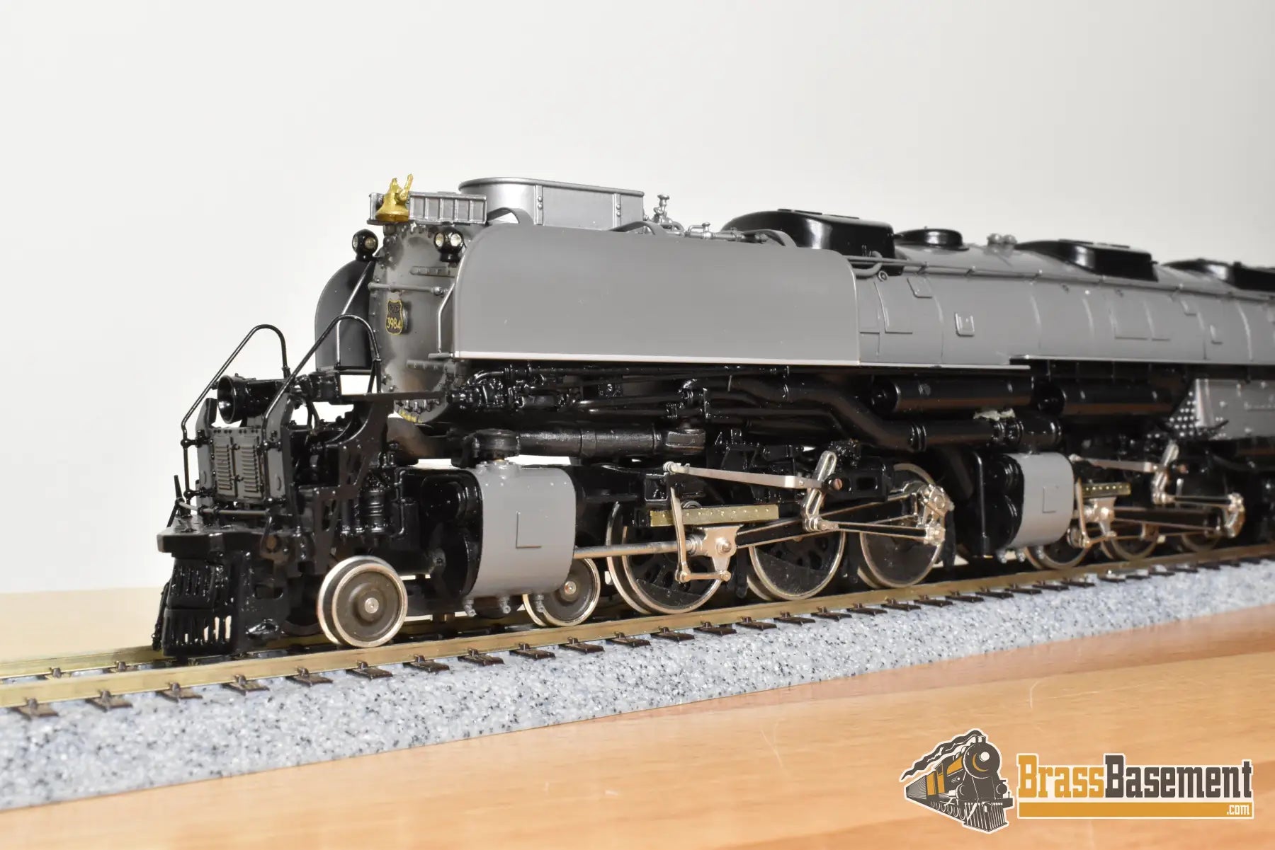 HO Brass - PFM Tenshodo Union Pacific UP 4-6-6-4 Challenger #3984 Two Tone Gray Gray Stripe w/ Deflectors - Oil - 1982