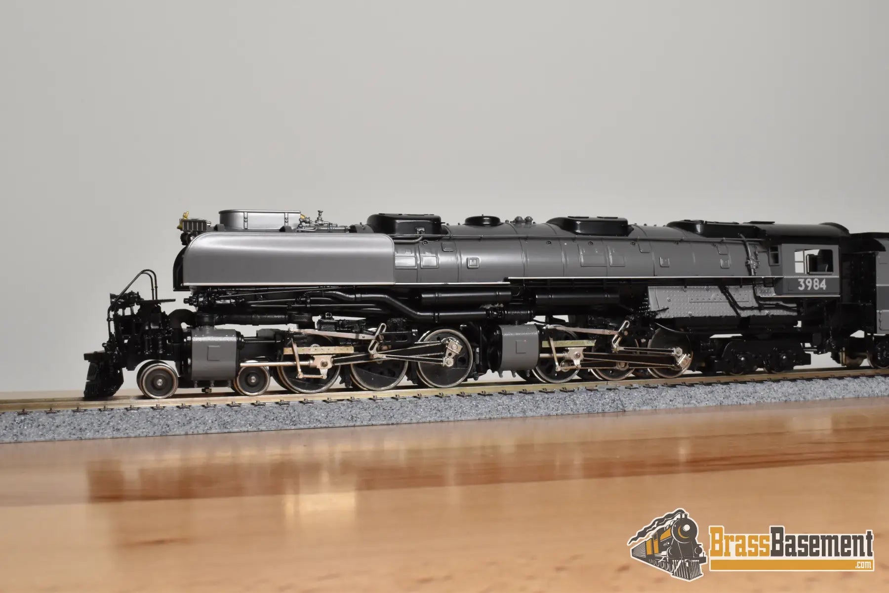 HO Brass - PFM Tenshodo Union Pacific UP 4-6-6-4 Challenger #3984 Two Tone Gray Gray Stripe w/ Deflectors - Oil - 1982