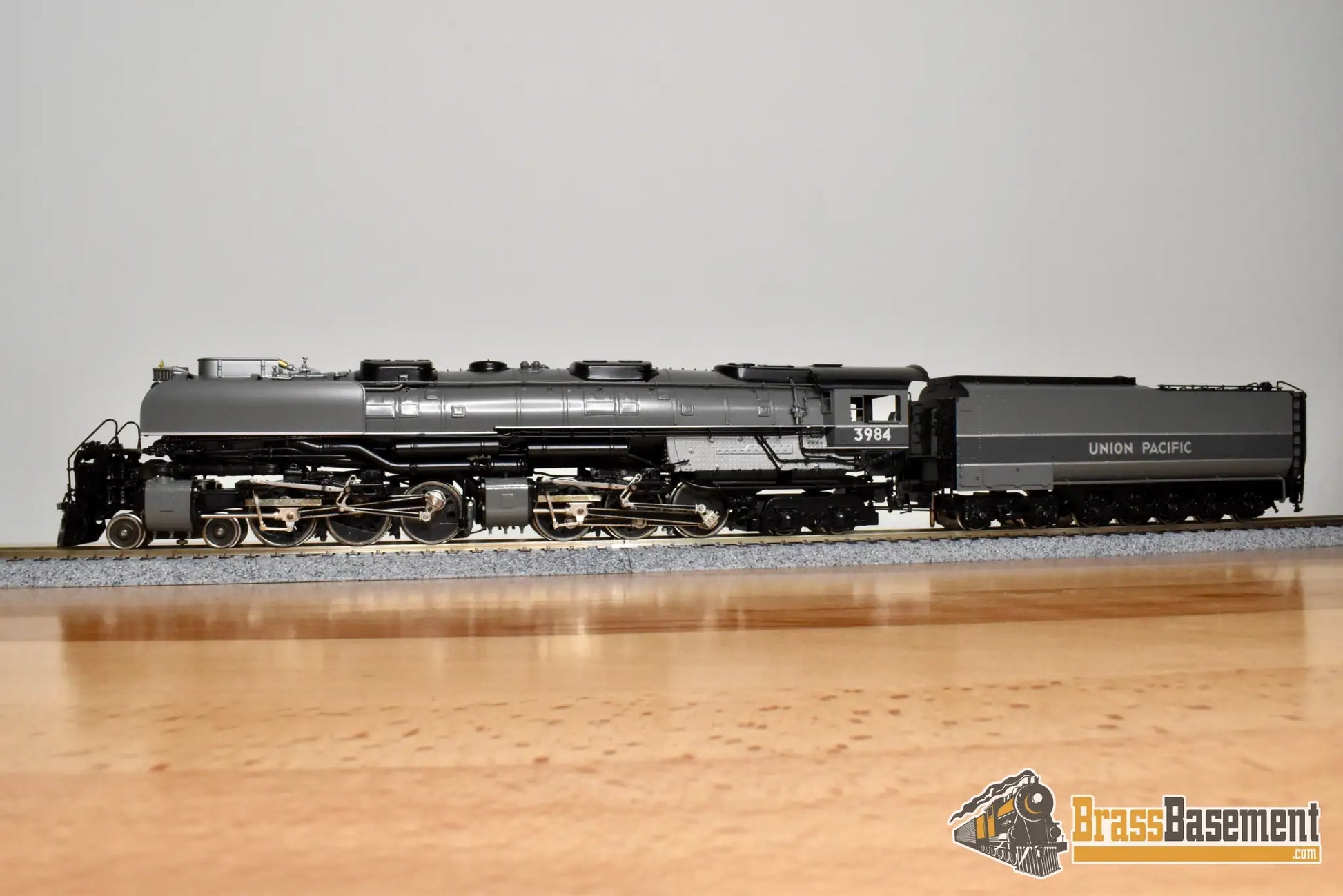 HO Brass - PFM Tenshodo Union Pacific UP 4-6-6-4 Challenger #3984 Two Tone Gray Gray Stripe w/ Deflectors - Oil - 1982