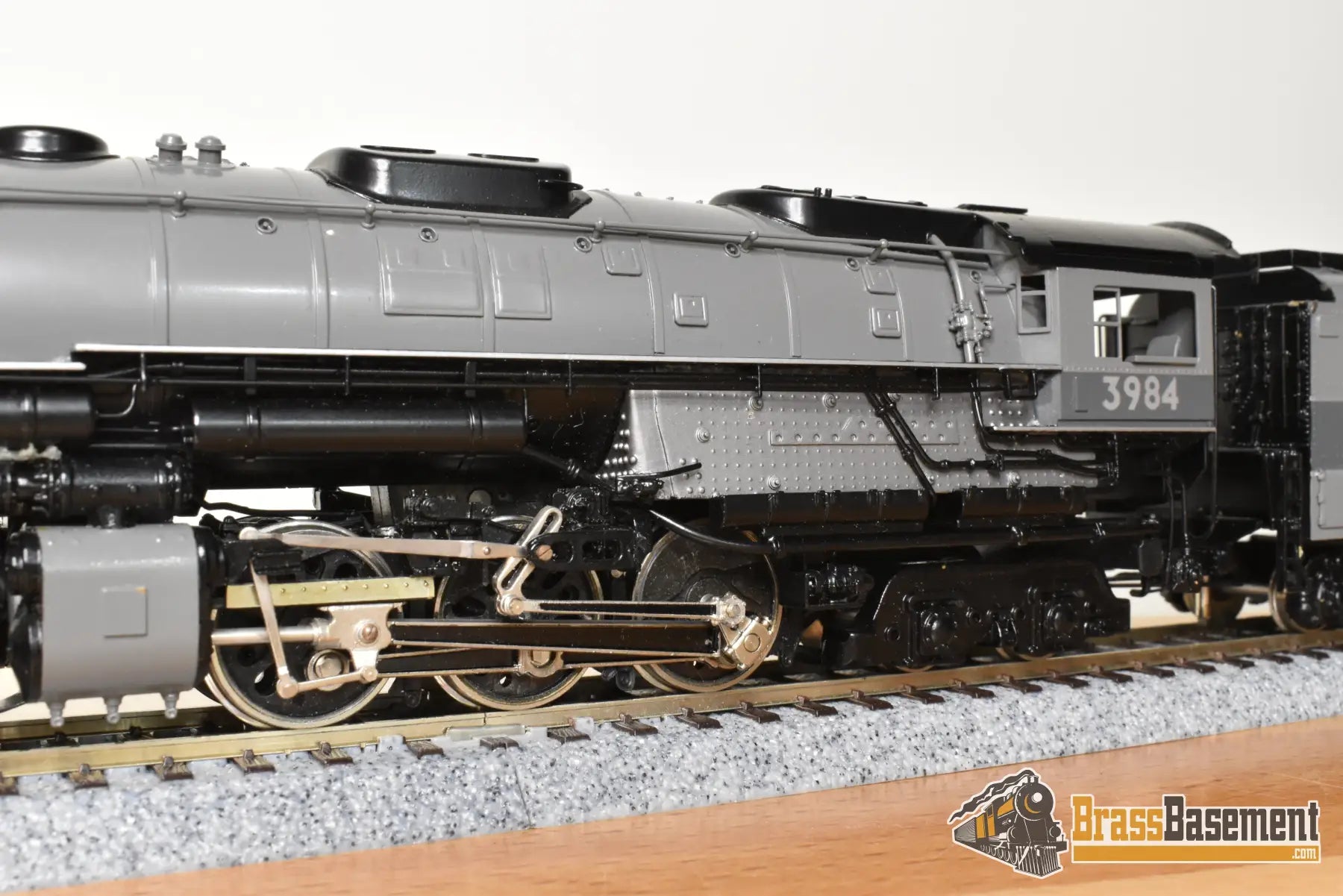 HO Brass - PFM Tenshodo Union Pacific UP 4-6-6-4 Challenger #3984 Two Tone Gray Gray Stripe w/ Deflectors - Oil - 1982