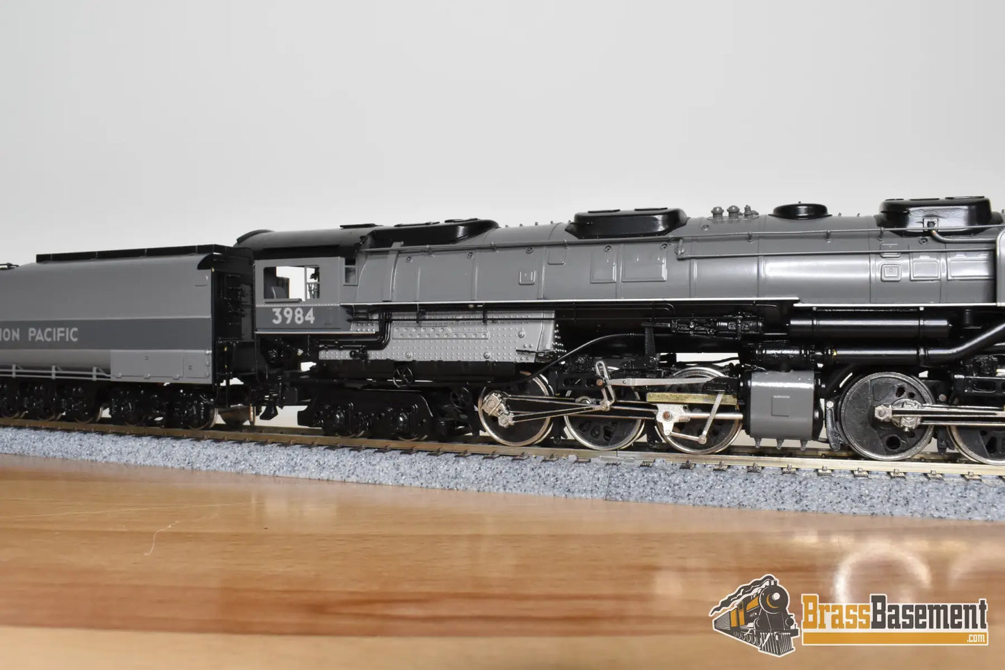 HO Brass - PFM Tenshodo Union Pacific UP 4-6-6-4 Challenger #3984 Two Tone Gray Gray Stripe w/ Deflectors - Oil - 1982