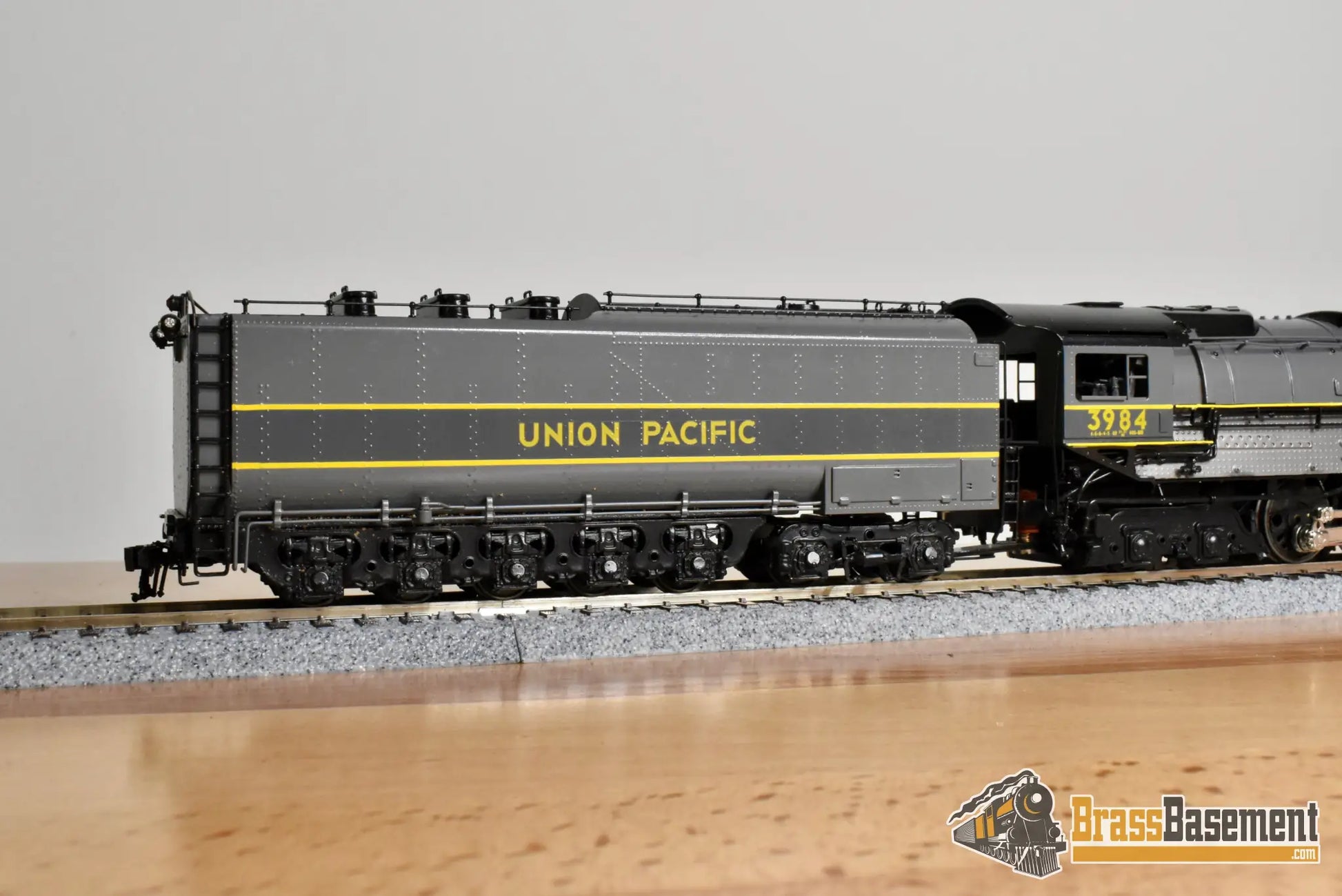 HO Brass PFM Tenshodo Union Pacific UP 4 6 6 4 Challenger #3984 Two Tone Gray Yellow Stripe w/ Deflectors Oil 1999 Run