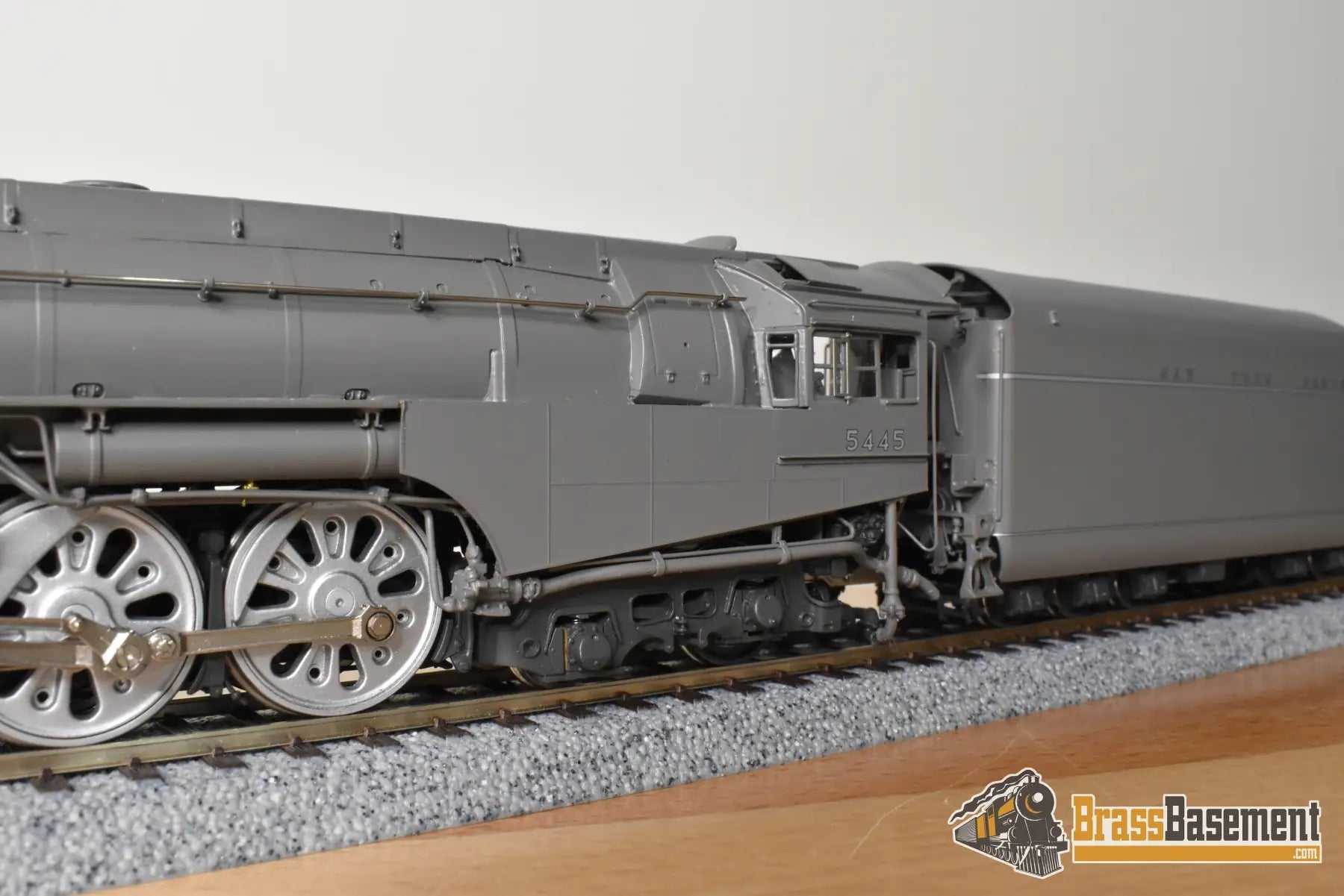 HO Brass - PSC 18250.2 NYC 1940s Era Streamlined Dreyfuss Hudson #5445 ’The Mercury’ - SAMPLE FP Boo-Rim