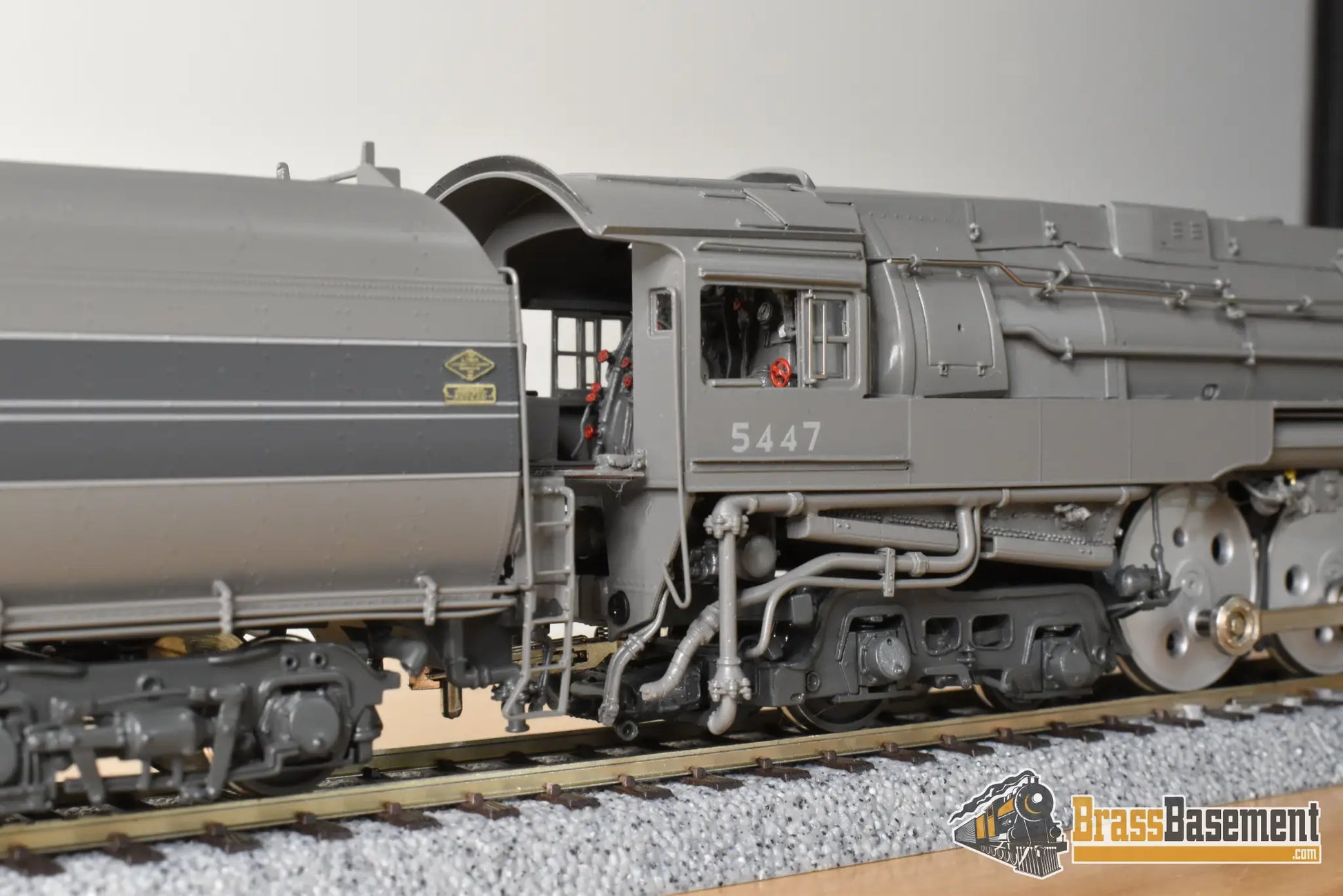HO Brass - PSC 18256.1 NYC 1945 Era Streamlined Dreyfuss Hudson J3a 4-6-4 #5447 PT-4 Centipede Tender - #4/16 FP