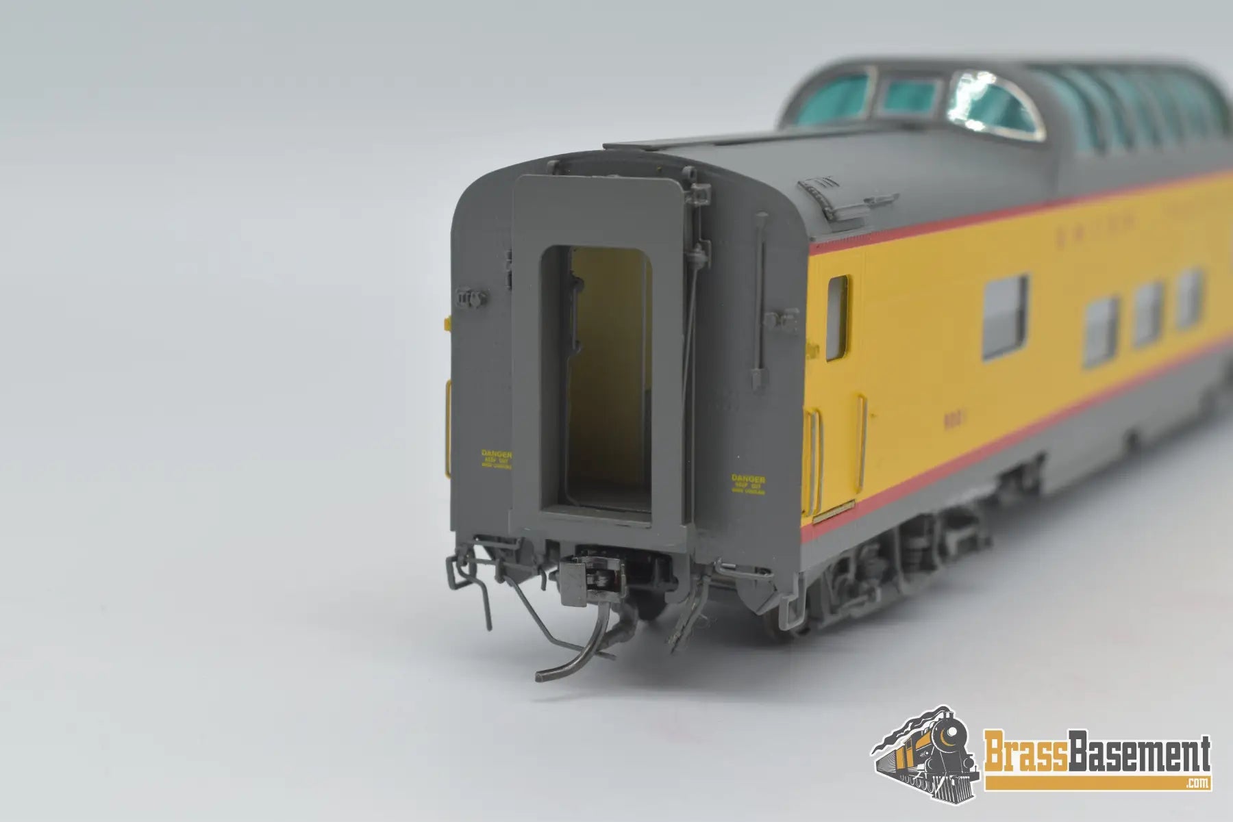 Ho Brass - Tcy 1382.10 Union Pacific Dome Observation Car #9001 - Factory Paint & Tail Light