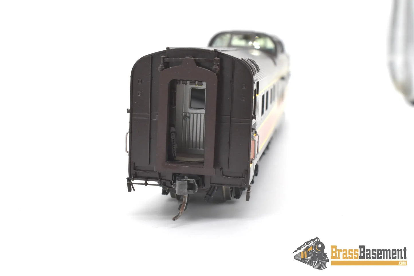 Ho Brass - Uti 1276 - 1 Northern Pacific Np Budd Dome Painted Ic Colors 1 Of 2 Mint Fp Passenger