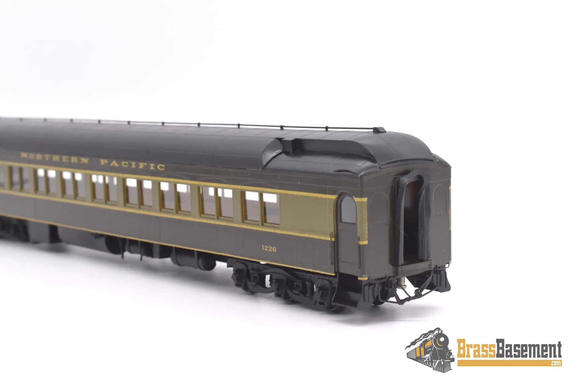 Ho Brass - W&R Northern Pacific Arch Window Coach #1226 Custom Paint Passenger
