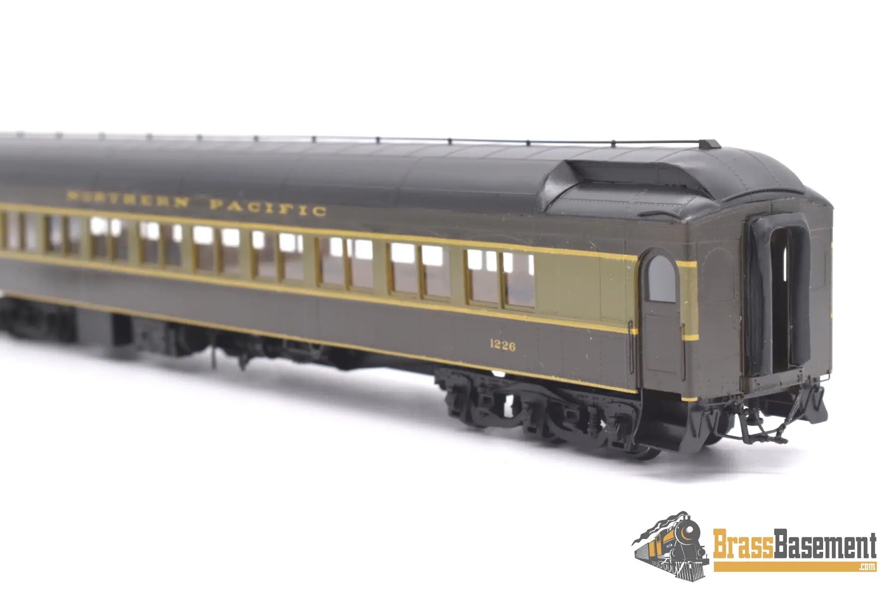 Ho Brass - W&R Northern Pacific Arch Window Coach #1226 Custom Paint Passenger