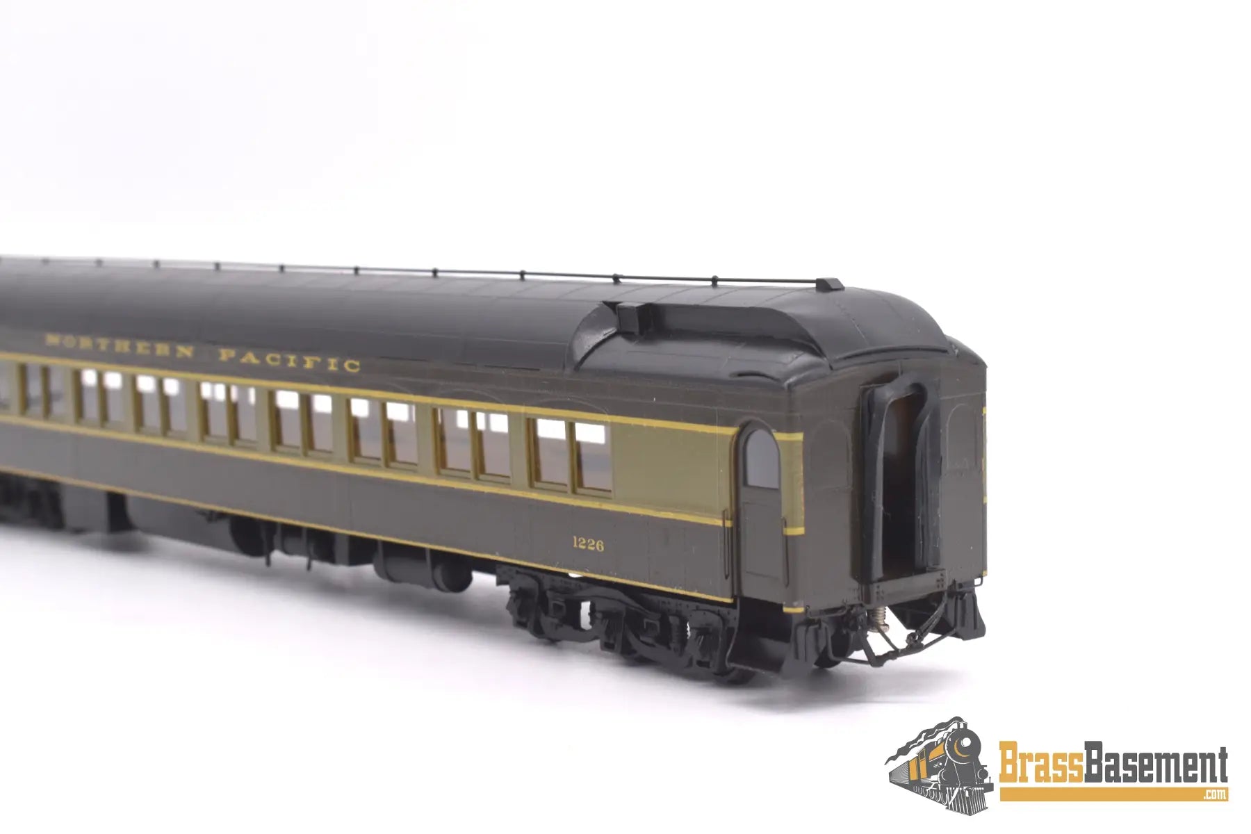 Ho Brass - W&R Northern Pacific Arch Window Coach #1226 Custom Paint Passenger