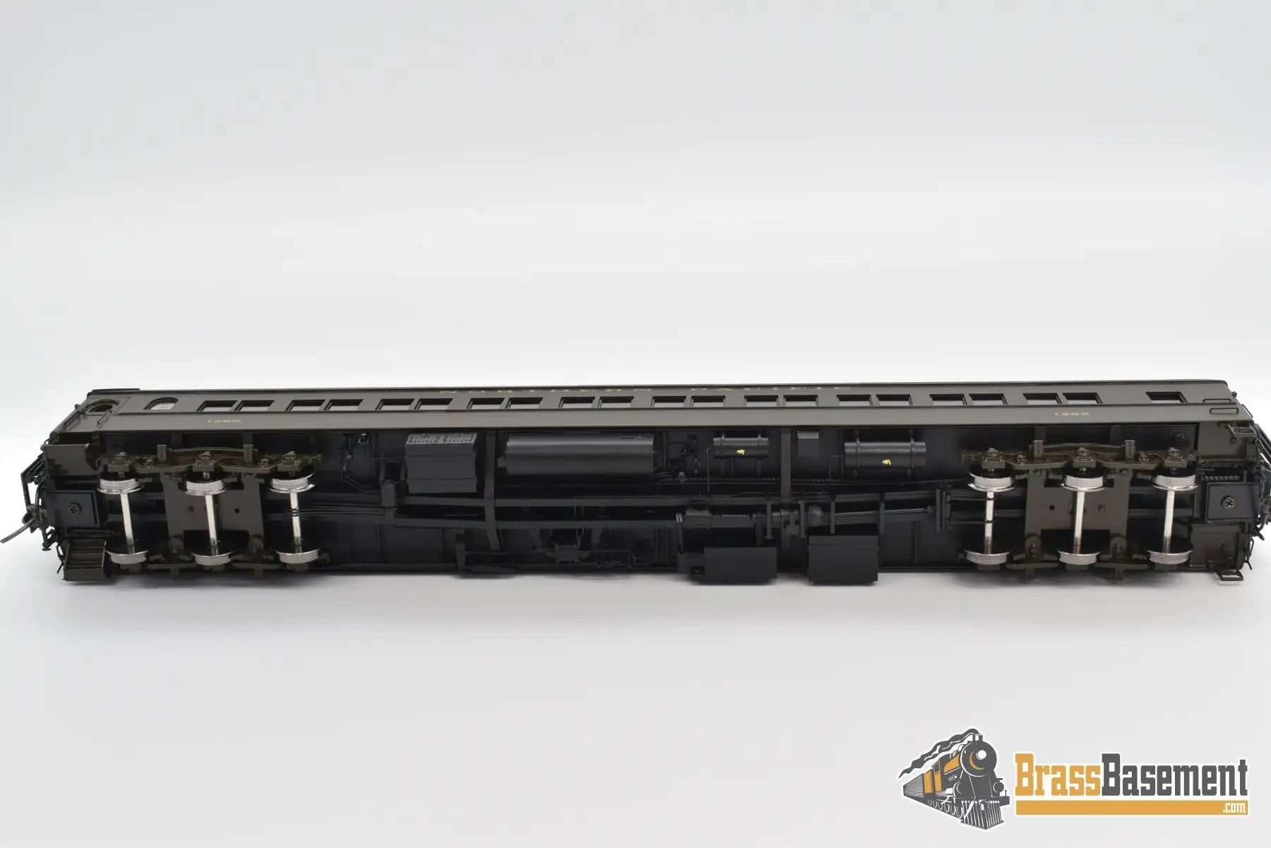 Ho Brass - W&R Northern Pacific Deluxe Coach #1362 Pullman Green Passenger