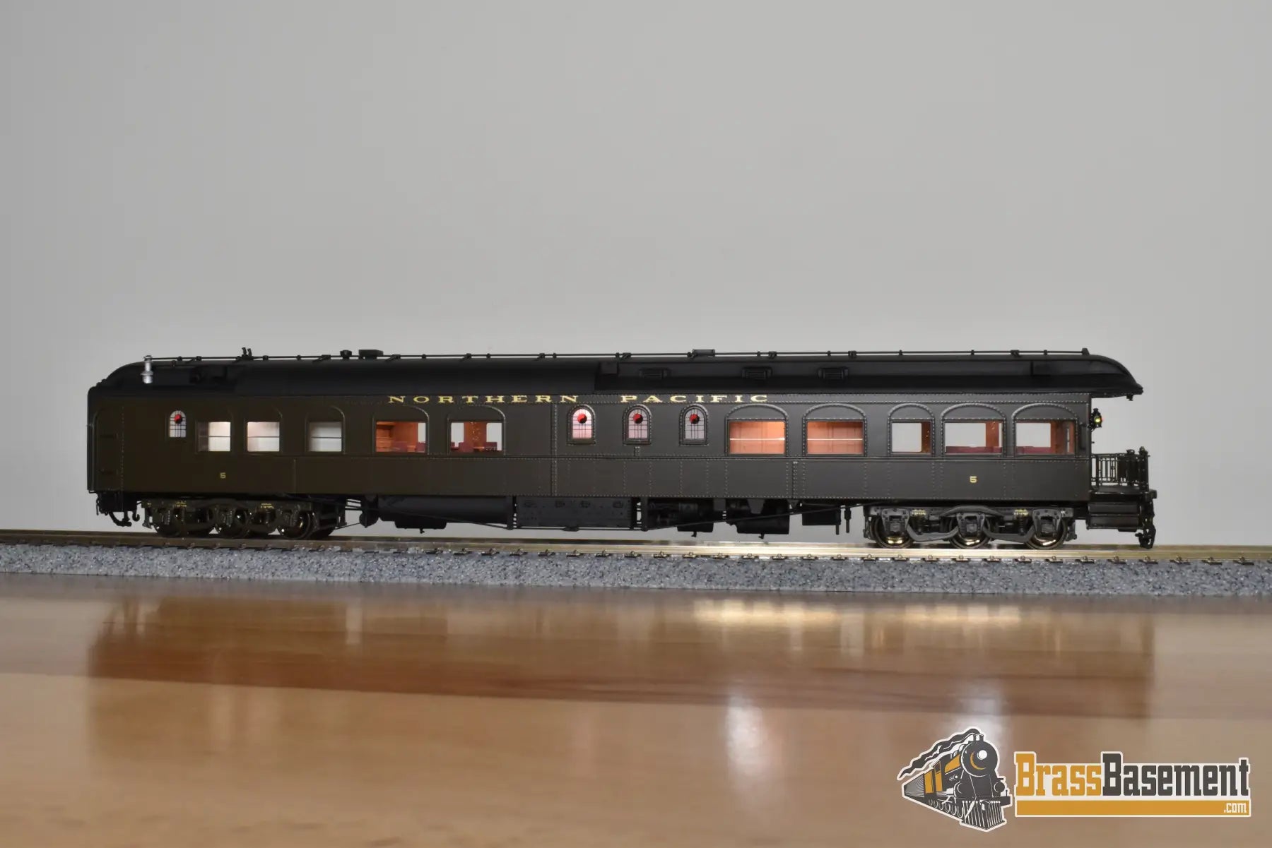 HO Brass - W&R NP Northern Pacific Business Car #5 ’Pullman Green’ - Lighted - Mint Passenger
