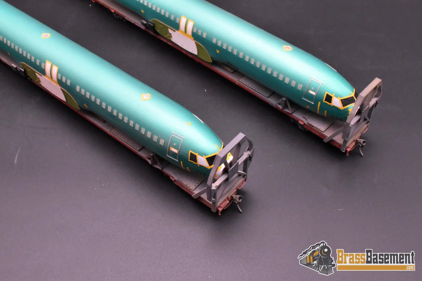 HO Custom Trains - DC-10 Fuselage Car Set - Two Idler Flats and Two Fuselage Flat Cars - Custom Paint Freight