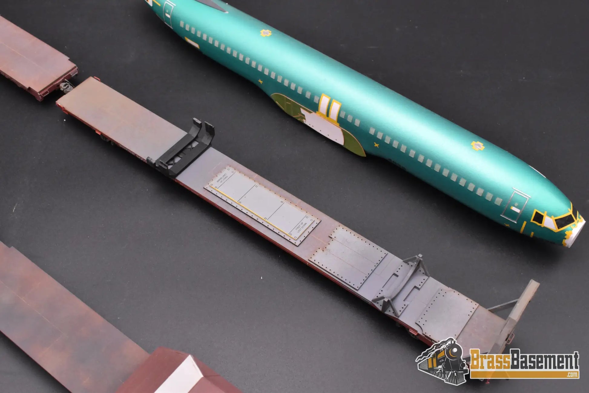 HO Custom Trains - DC-10 Fuselage Car Set - Two Idler Flats and Two Fuselage Flat Cars - Custom Paint Freight