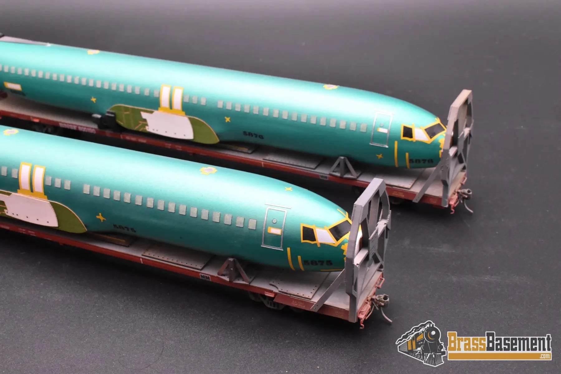 HO Custom Trains - DC-10 Fuselage Car Set - Two Idler Flats and Two Fuselage Flat Cars - Custom Paint Freight