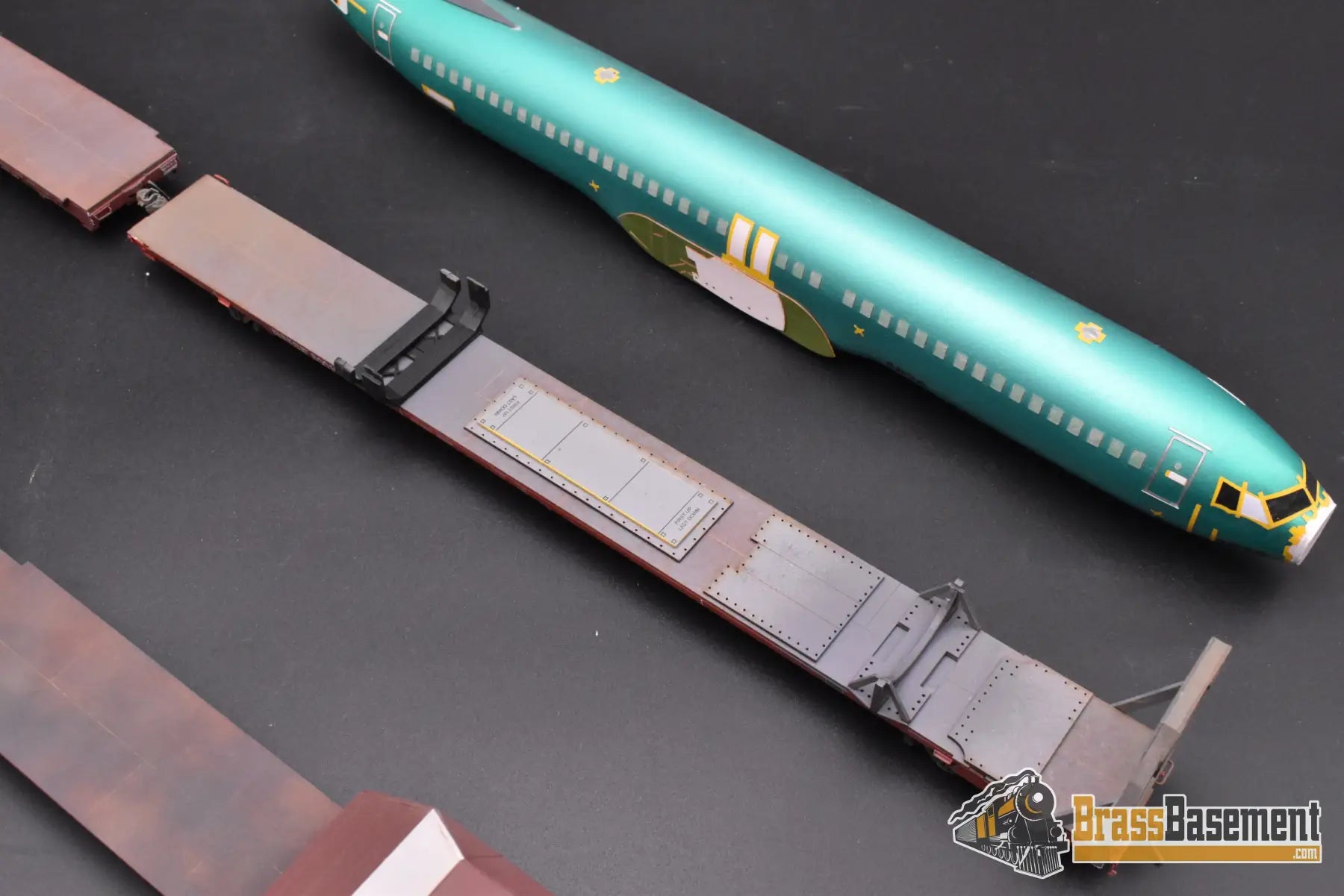 HO Custom Trains - DC-10 Fuselage Car Set - Two Idler Flats and Two Fuselage Flat Cars - Custom Paint Freight