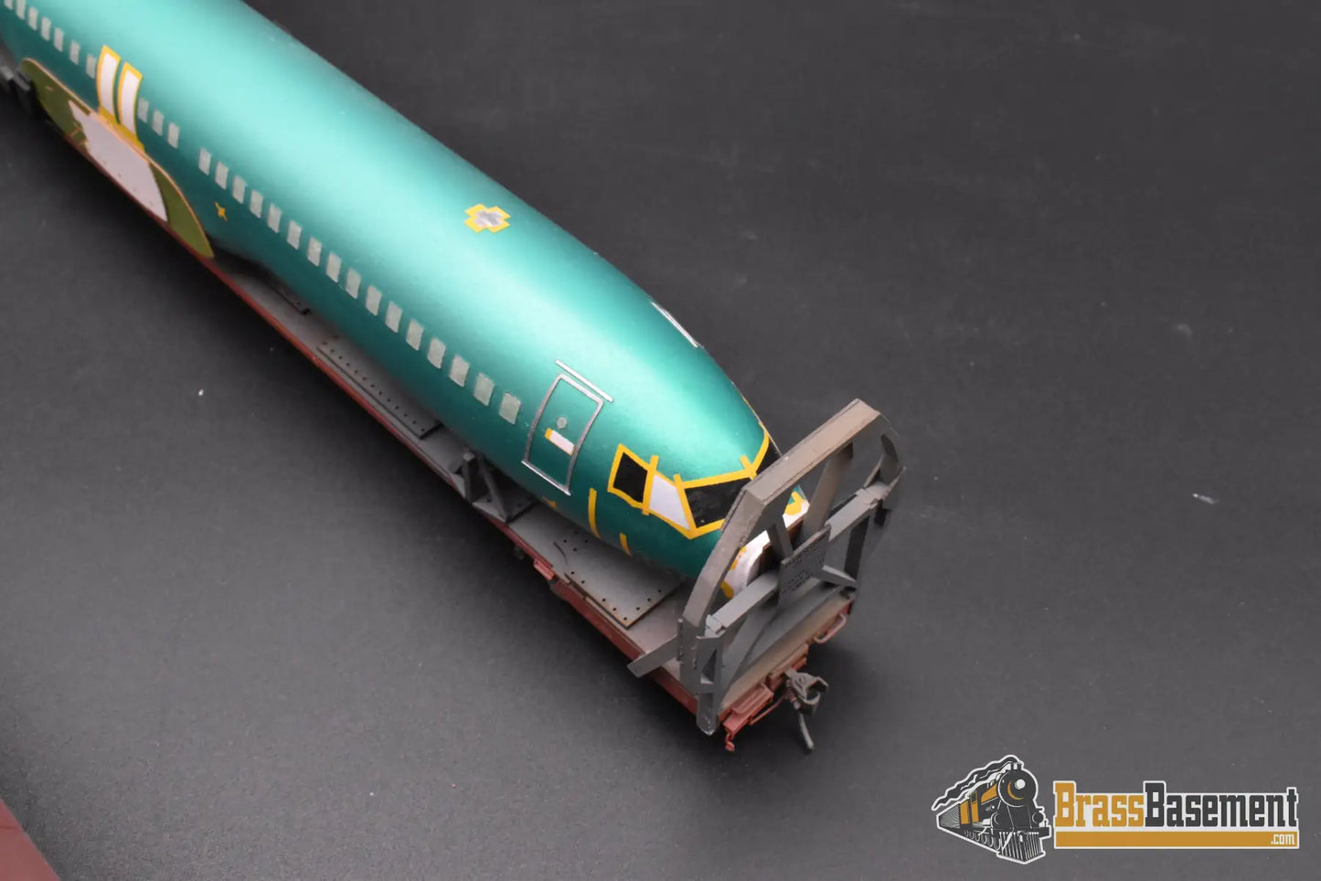 HO Custom Trains - DC-10 Fuselage Car Set - Two Idler Flats and Two Fuselage Flat Cars - Custom Paint Freight
