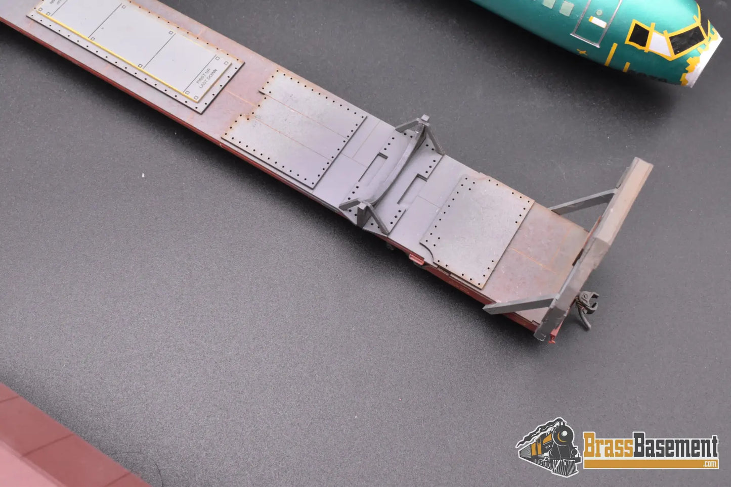 HO Custom Trains - DC-10 Fuselage Car Set - Two Idler Flats and Two Fuselage Flat Cars - Custom Paint Freight